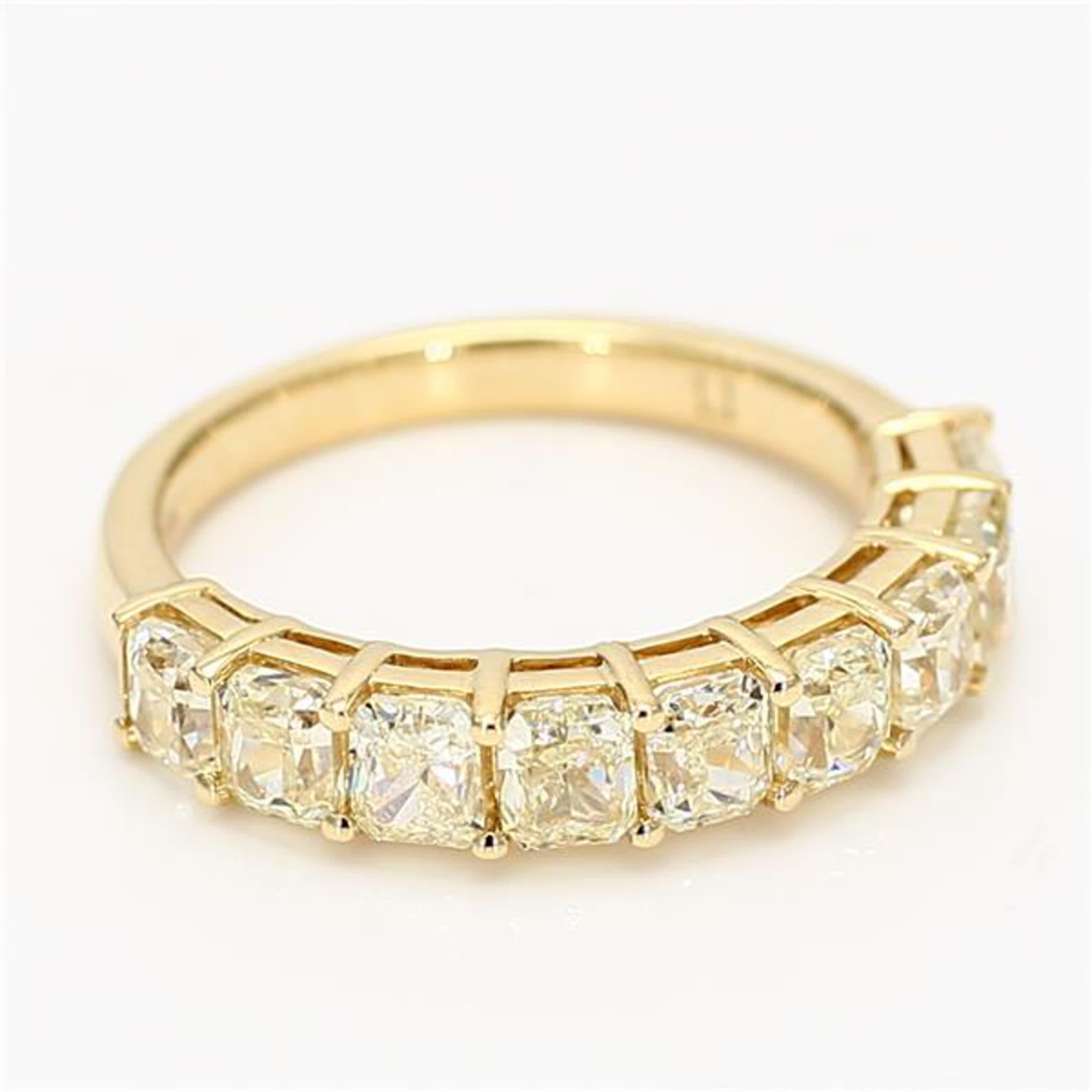 Natural Yellow Radiant Diamond 2.90 Carat TW Yellow Gold Wedding Band For Sale 1