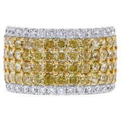 Alliance en or avec diamant rayonnant de couleur naturelle jaune 4,66 carats TW