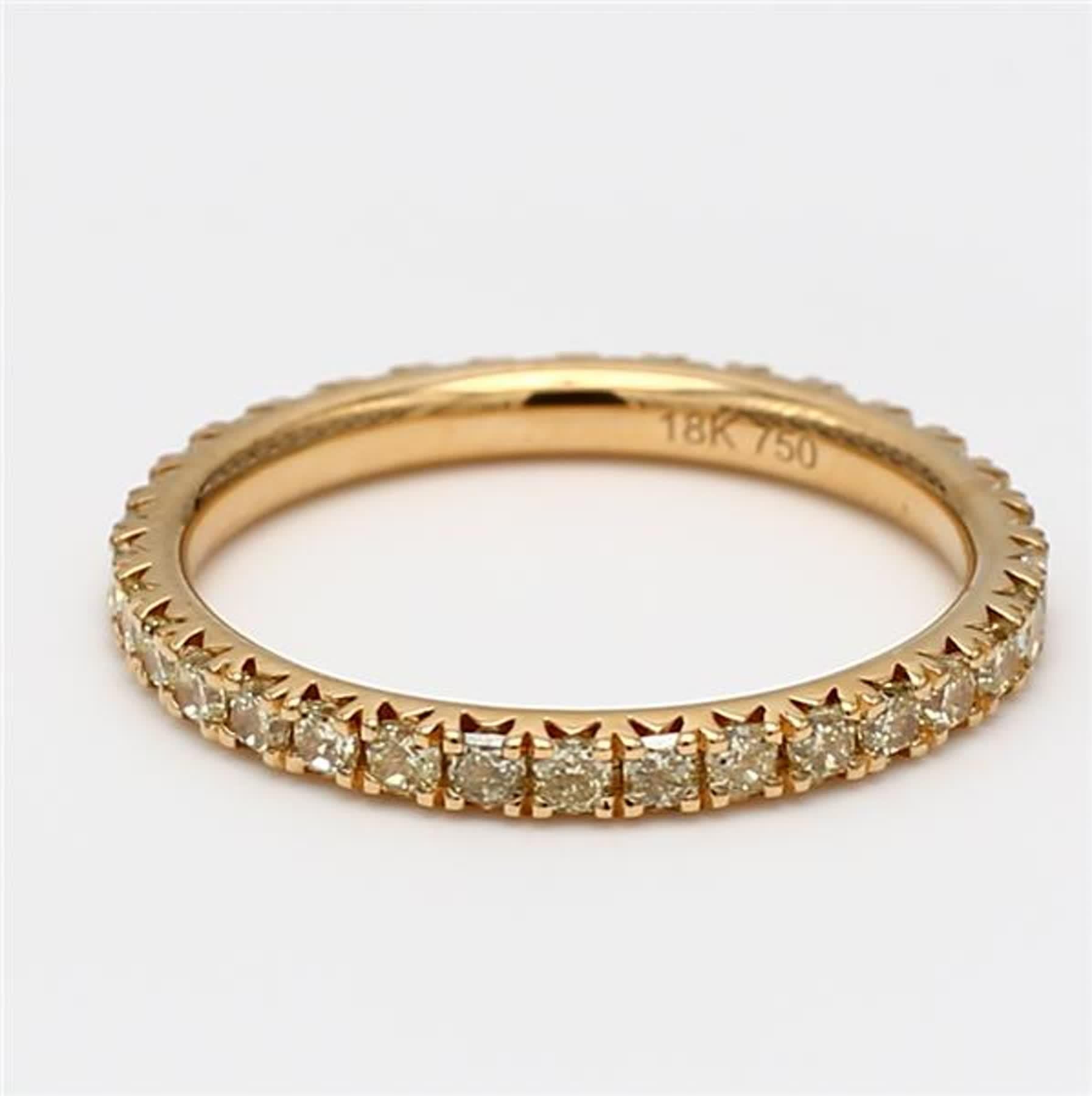 Natural Yellow Radiant Diamond .96 Carat TW Yellow Gold Eternity Band In New Condition For Sale In New York, NY