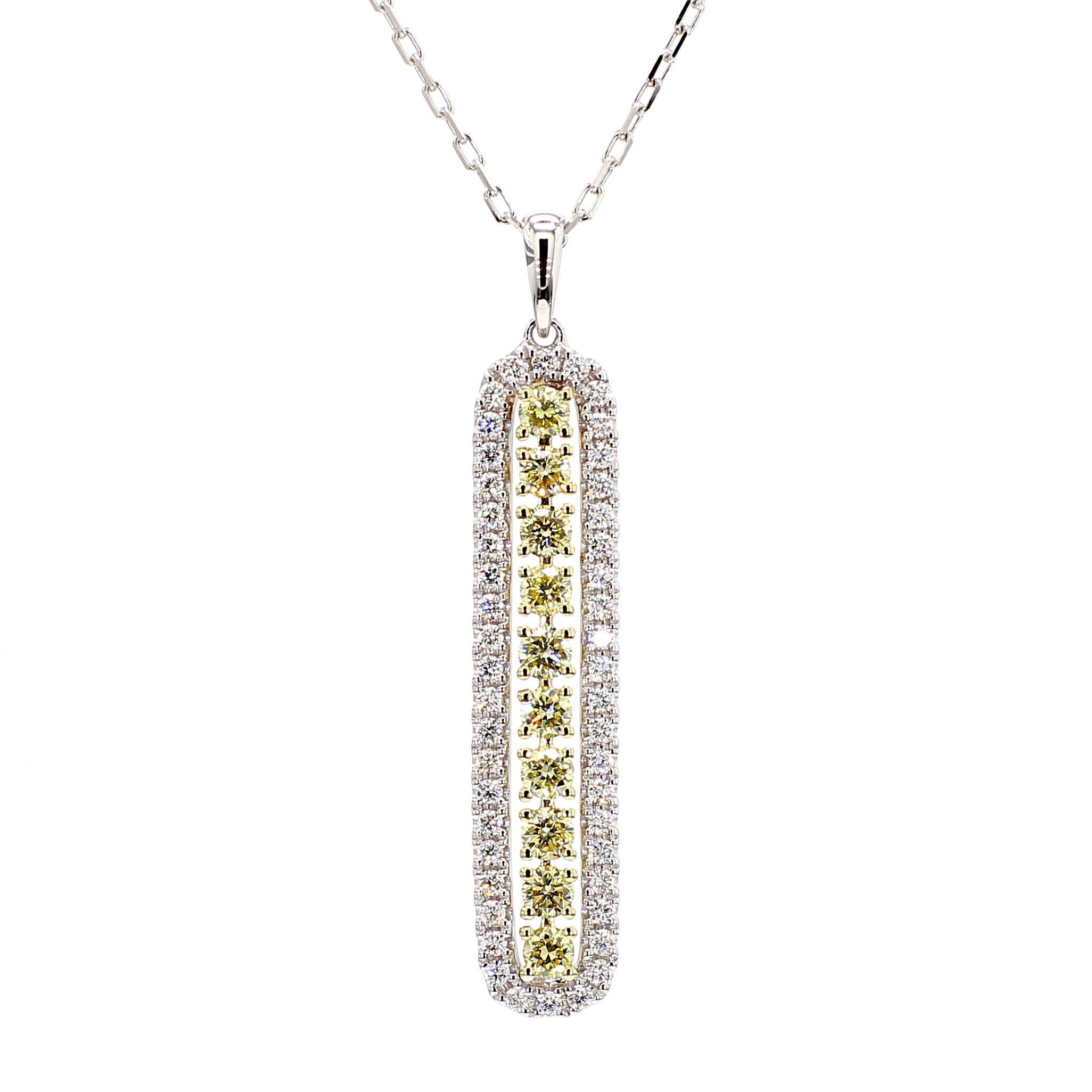 Contemporain Pendentif en or jaune naturel avec diamants ronds et blancs de 0.47 carat poids total en vente