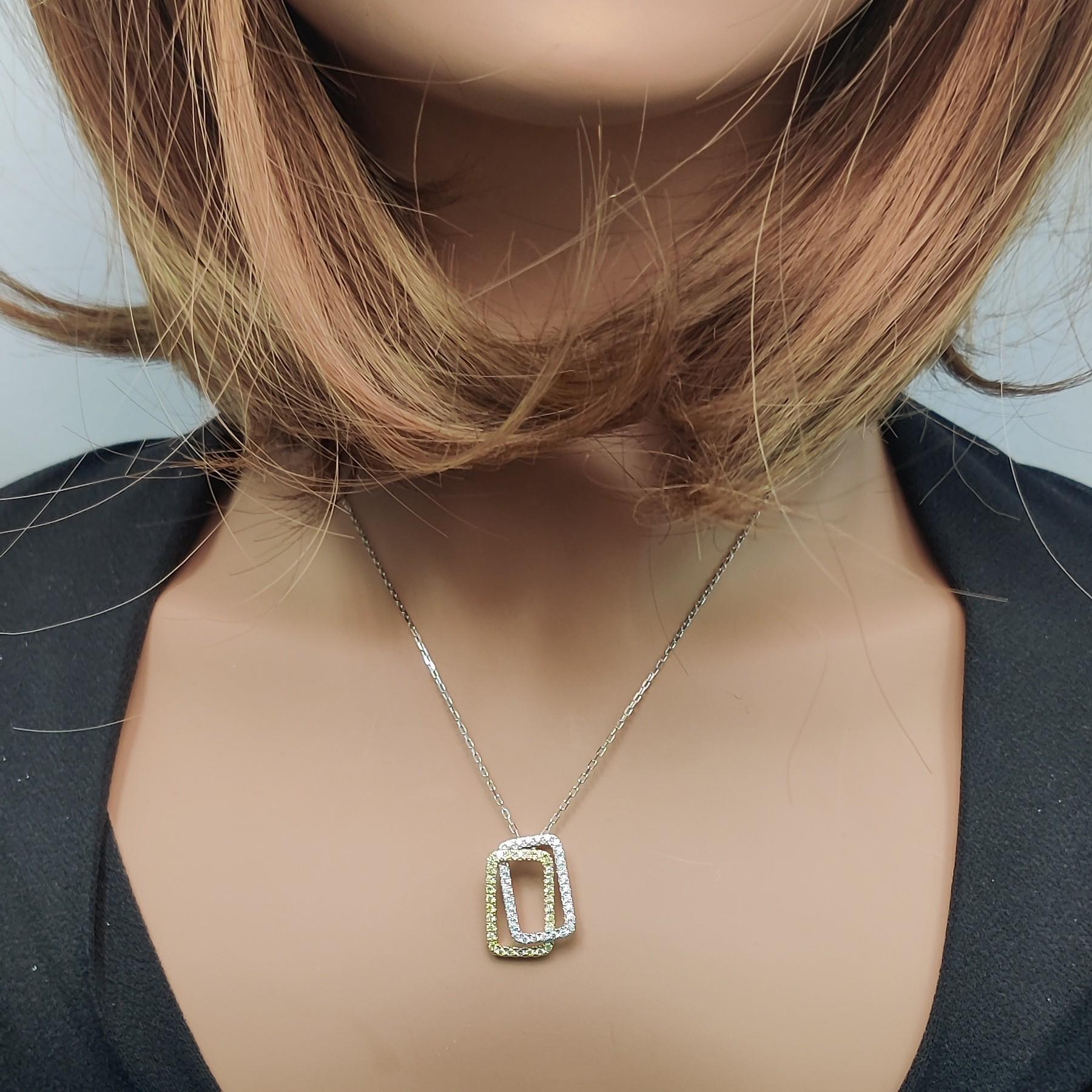 Ciondolo a goccia in oro giallo naturale con diamante bianco e rotondo da 0.66 carati TW In condizioni Nuovo in vendita a New York, NY