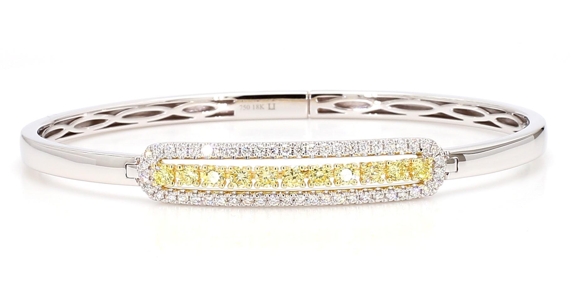 Contemporain Bracelet manchette en or jaune naturel et diamants blancs de 1.09 carats poids total en vente