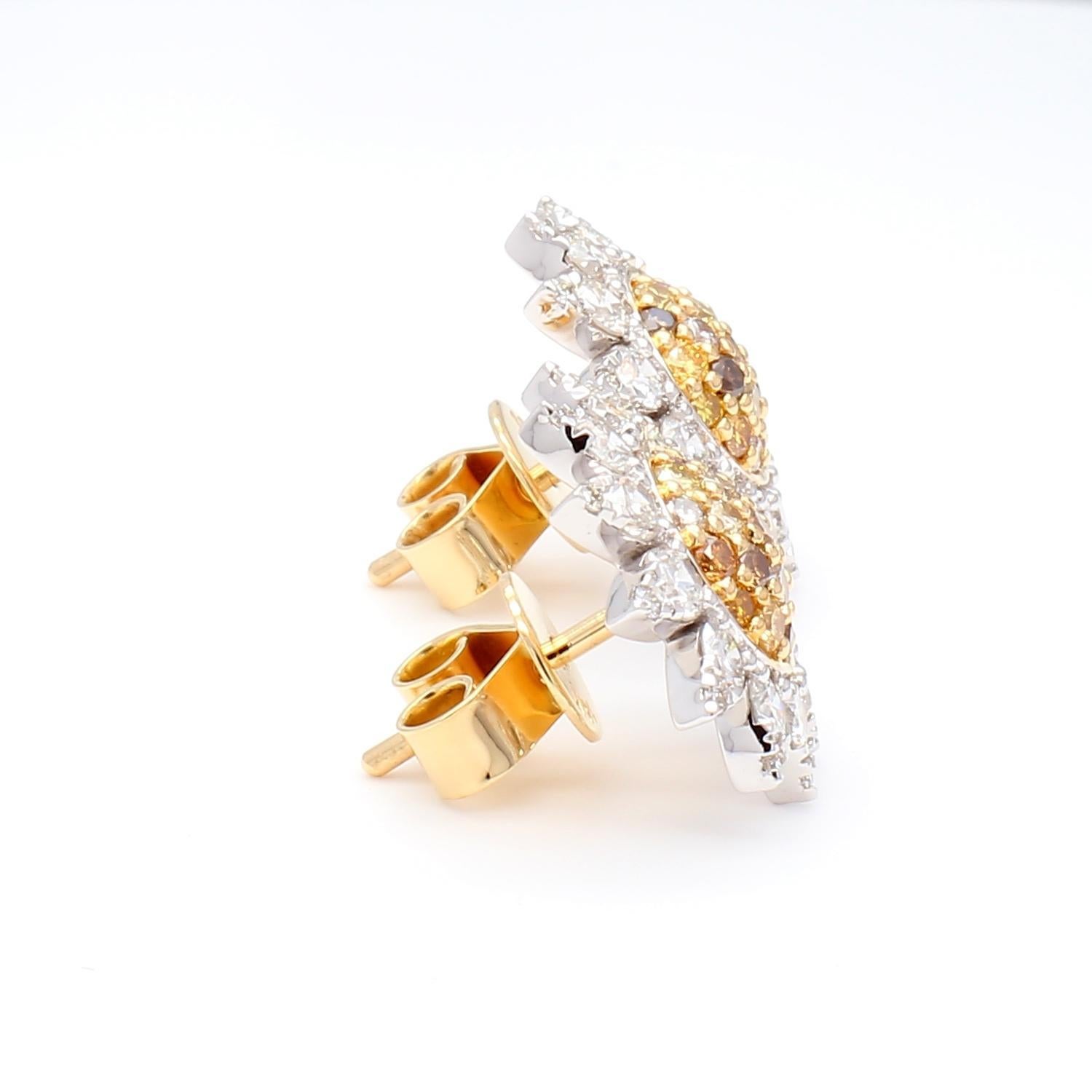 Contemporain Clous d'oreilles en or jaune naturel et diamants blancs de 1,69 carat poids total en vente