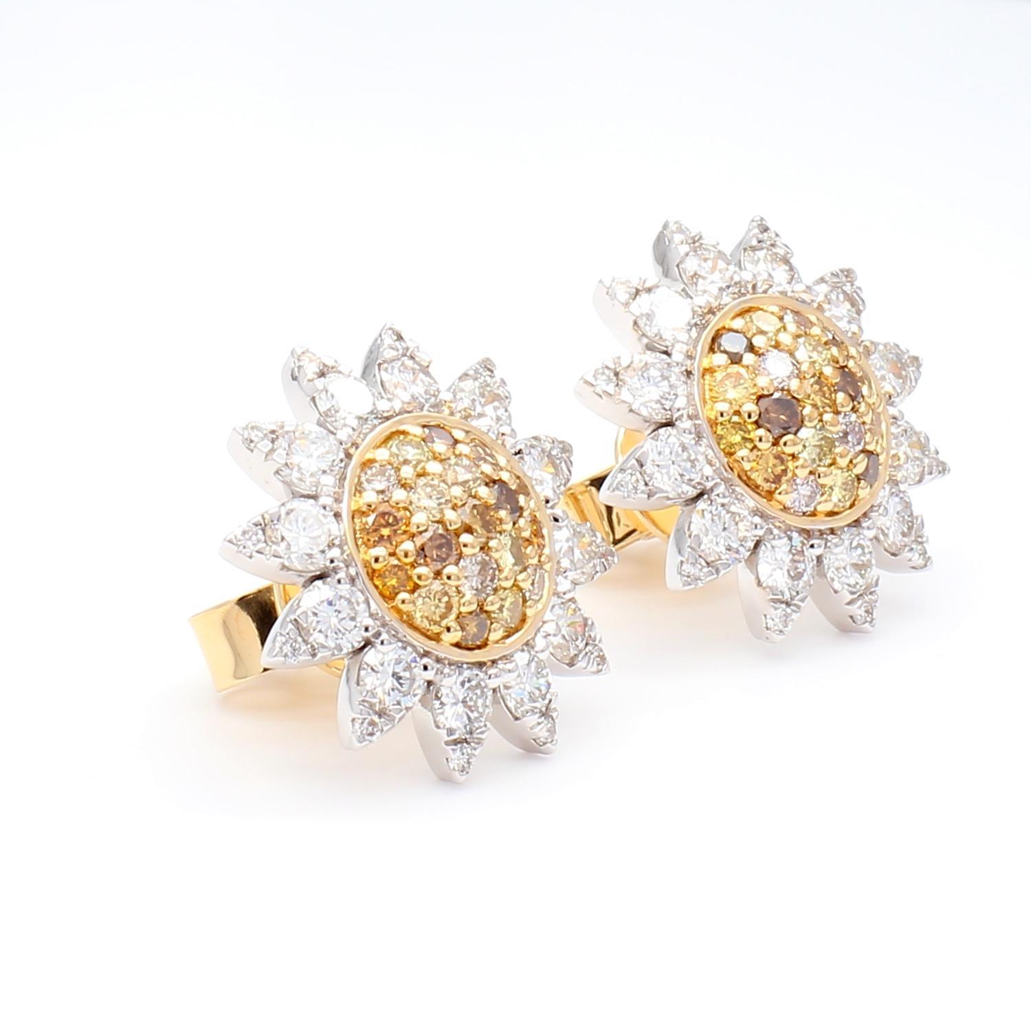 Taille ronde Clous d'oreilles en or jaune naturel et diamants blancs de 1,69 carat poids total en vente