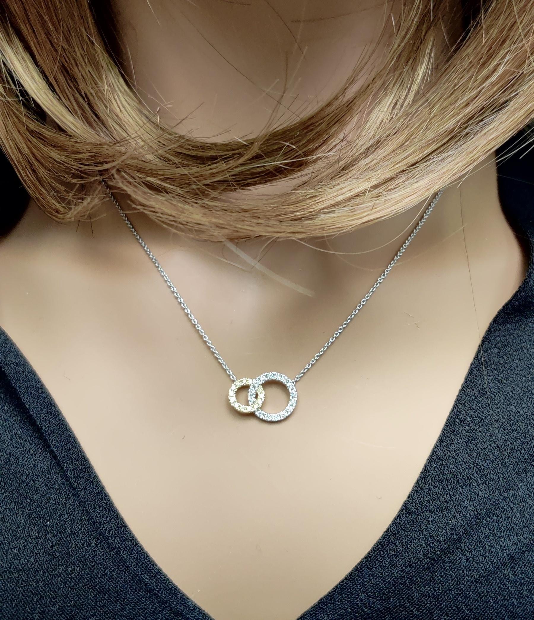 Collana in oro giallo naturale con diamanti bianchi e tondi da 0,30 carati TW In condizioni Nuovo in vendita a New York, NY