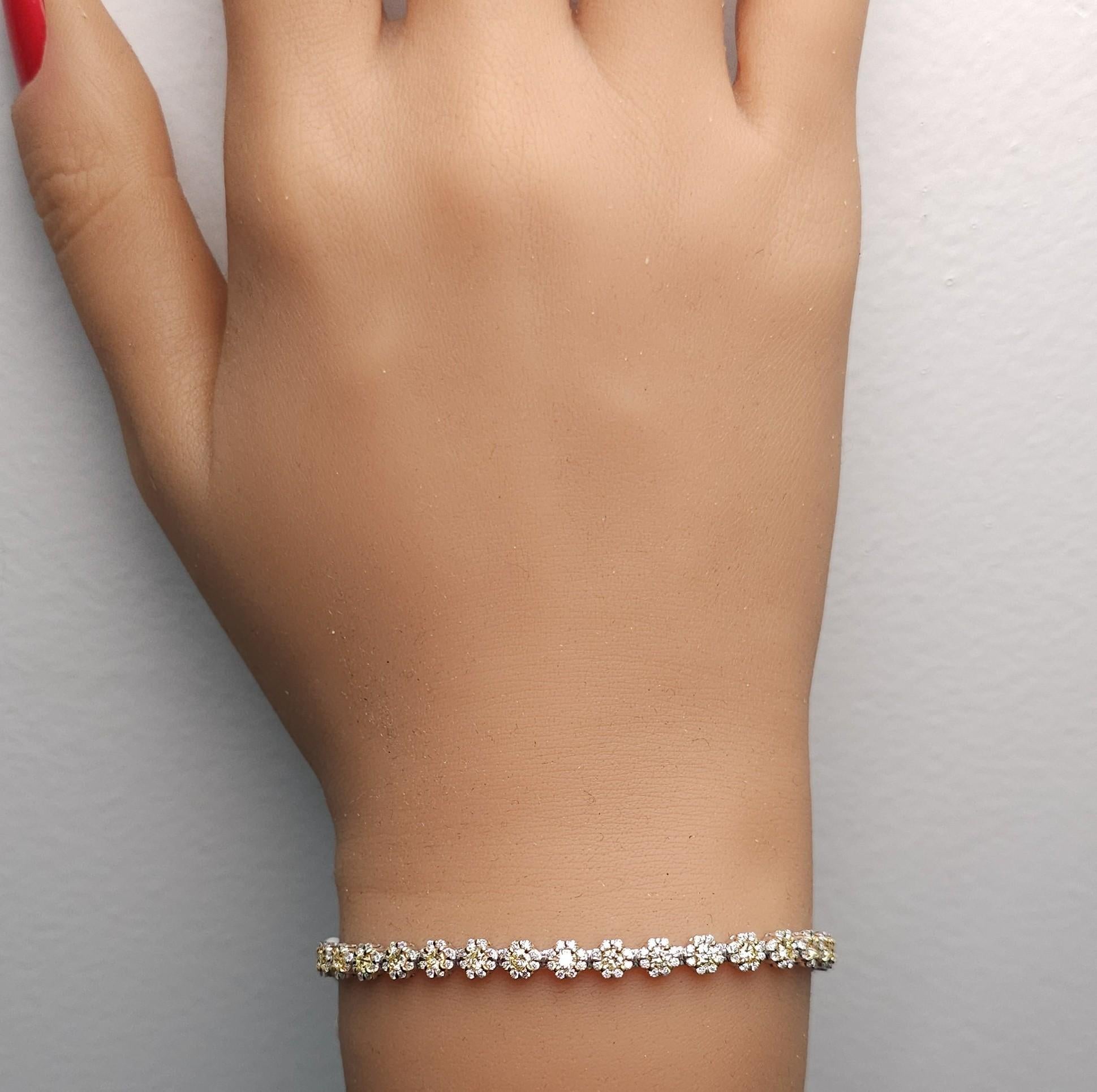 Pulsera de tenis de oro amarillo natural redondo y diamante blanco de 3.27 quilates TW en Nuevo estado para la venta en New York, NY