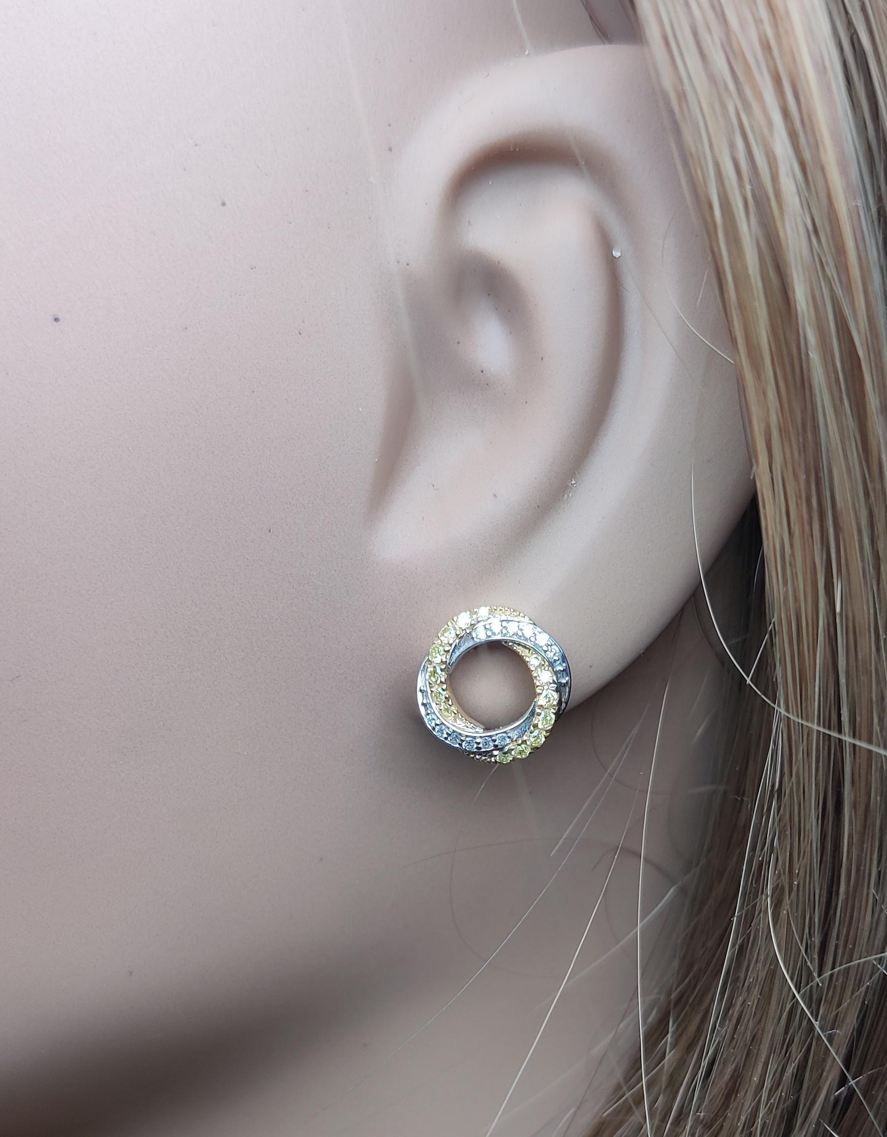 Boucles d'oreilles en or avec diamants blancs et ronds de couleur naturelle jaune, 0,35 carat TW Neuf - En vente à New York, NY