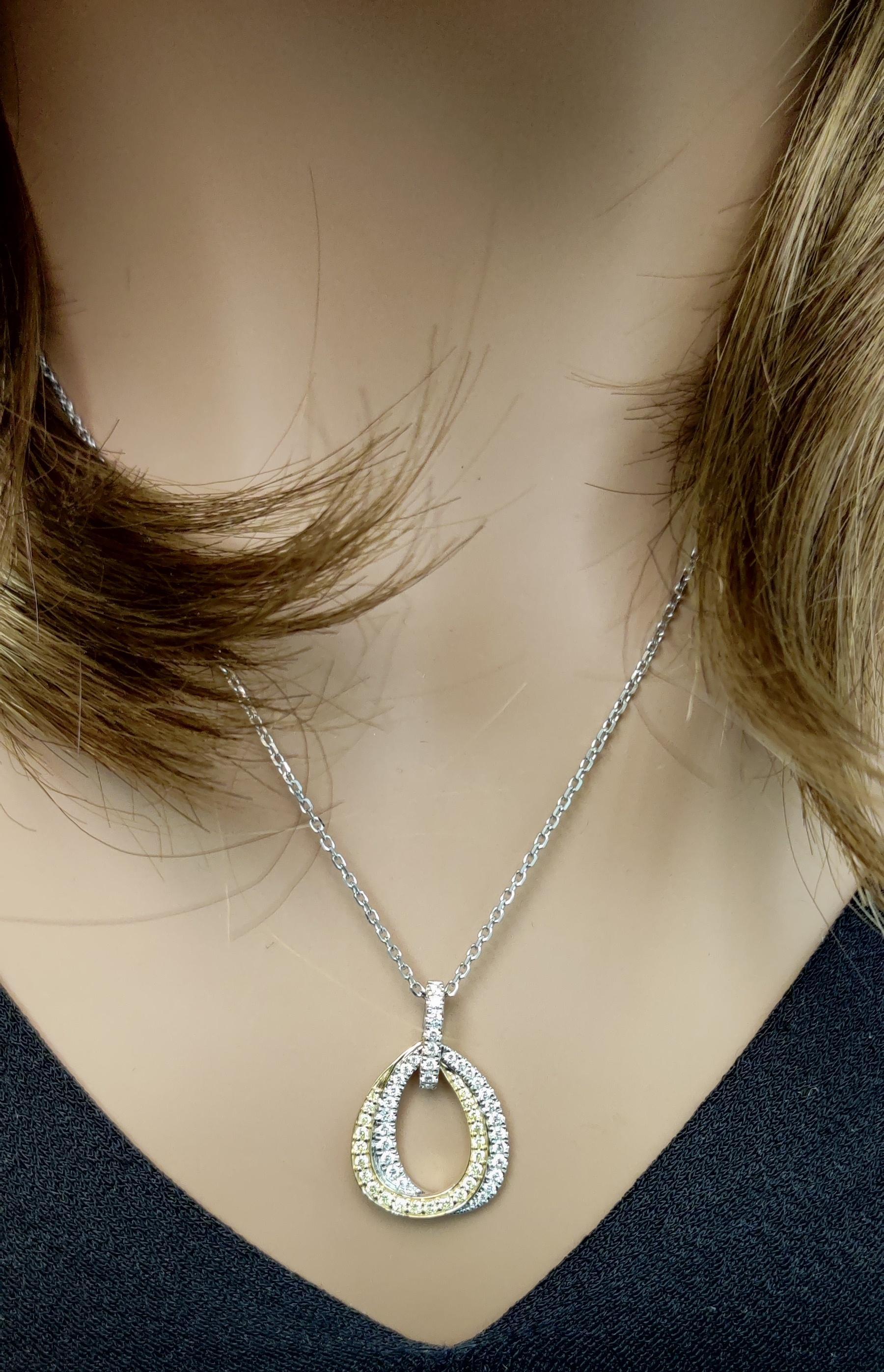 Pendentif en or avec diamant rond jaune naturel et diamant blanc de 55 carat TW Neuf - En vente à New York, NY