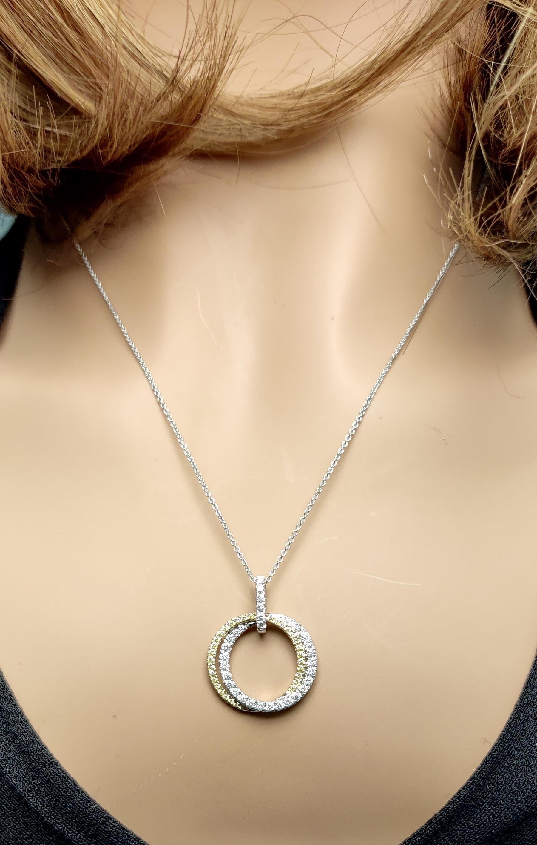 Pendentif en or avec diamant rond jaune naturel et diamant blanc de 62 carat TW Neuf - En vente à New York, NY