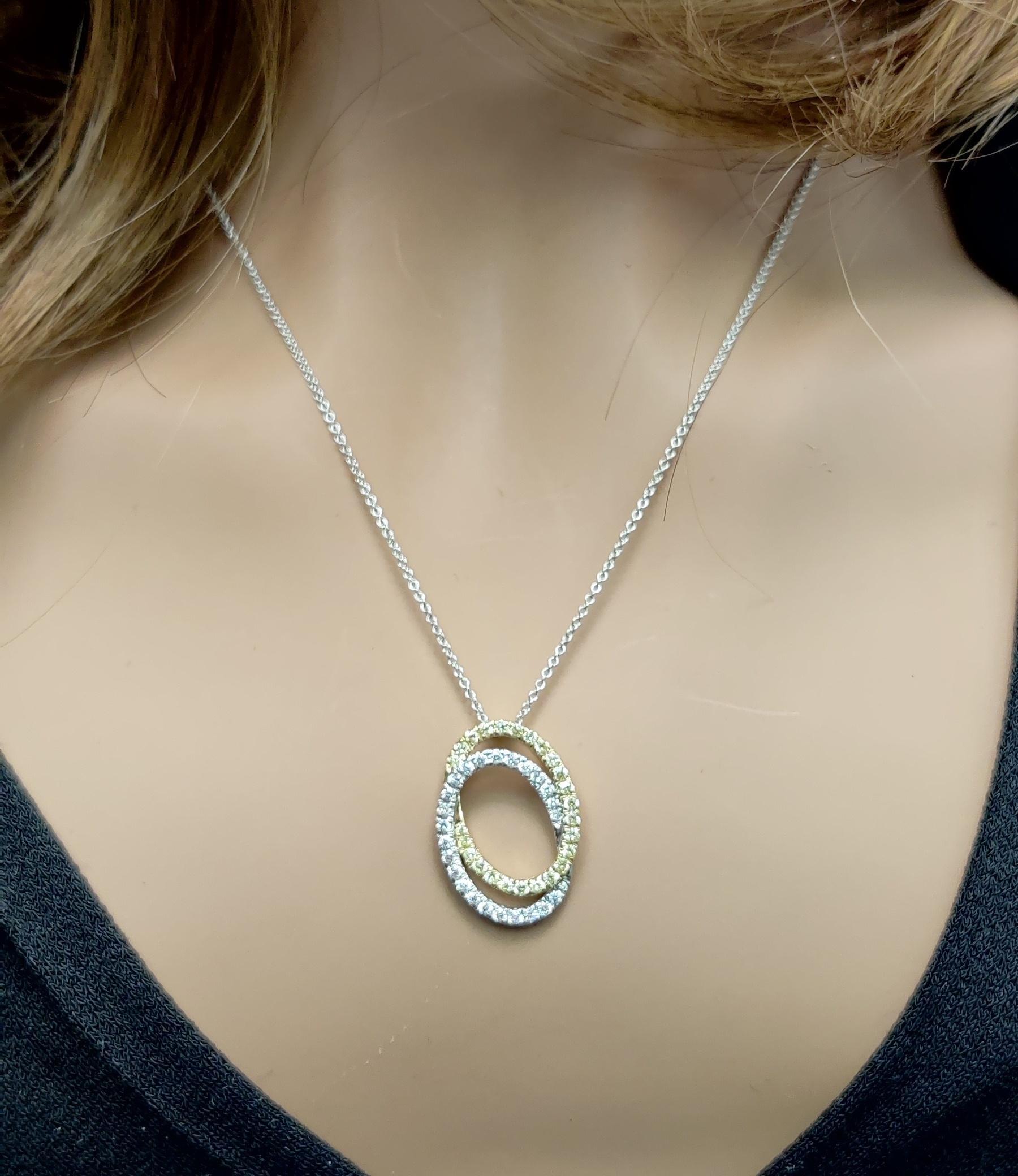 Pendentif en or avec diamant rond jaune naturel et diamant blanc de 63 carat TW Neuf - En vente à New York, NY