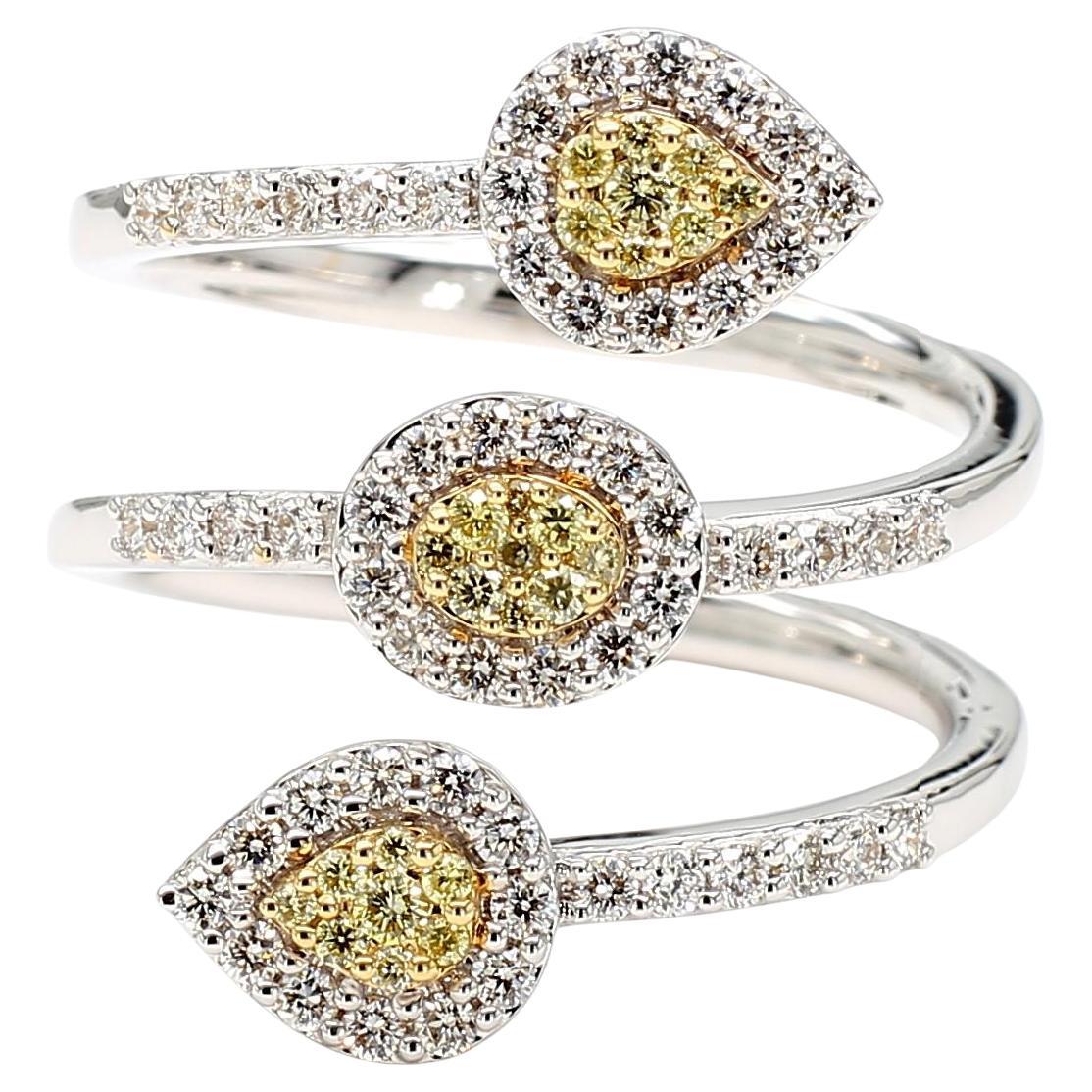 Bague de cocktail en or avec diamant rond jaune naturel et diamant blanc de 68 carat TW