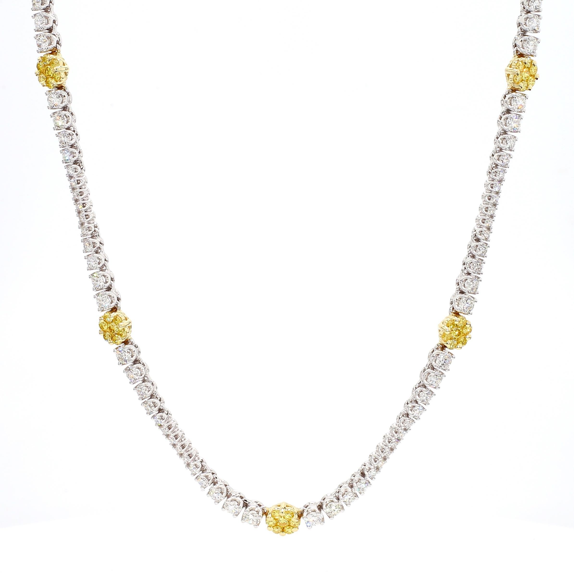 Contemporain Collier goutte en or jaune naturel et blanc 7,93 carats poids total en vente