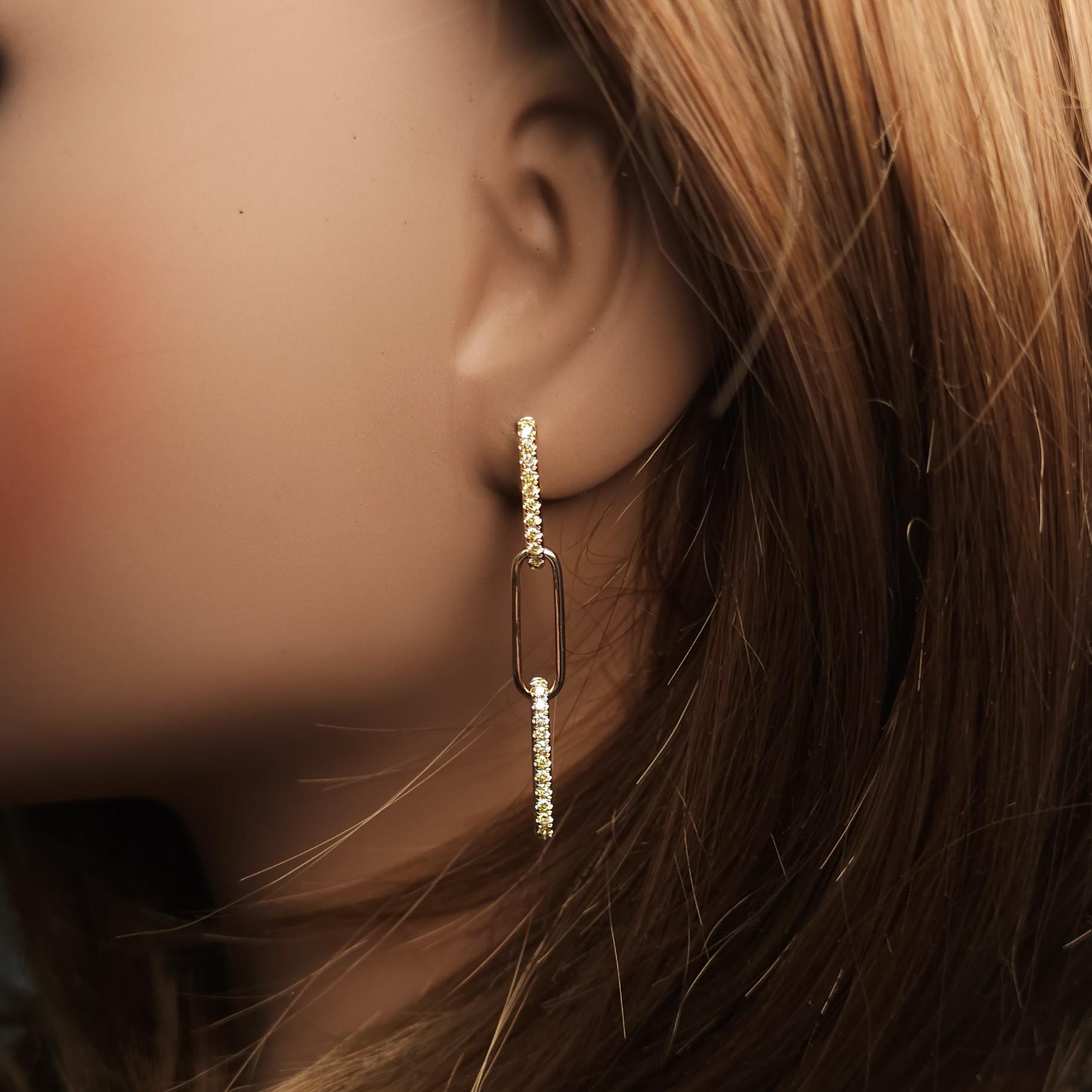 Orecchini a goccia in oro giallo con diamante rotondo Nature 0,54 carati TW in vendita 3