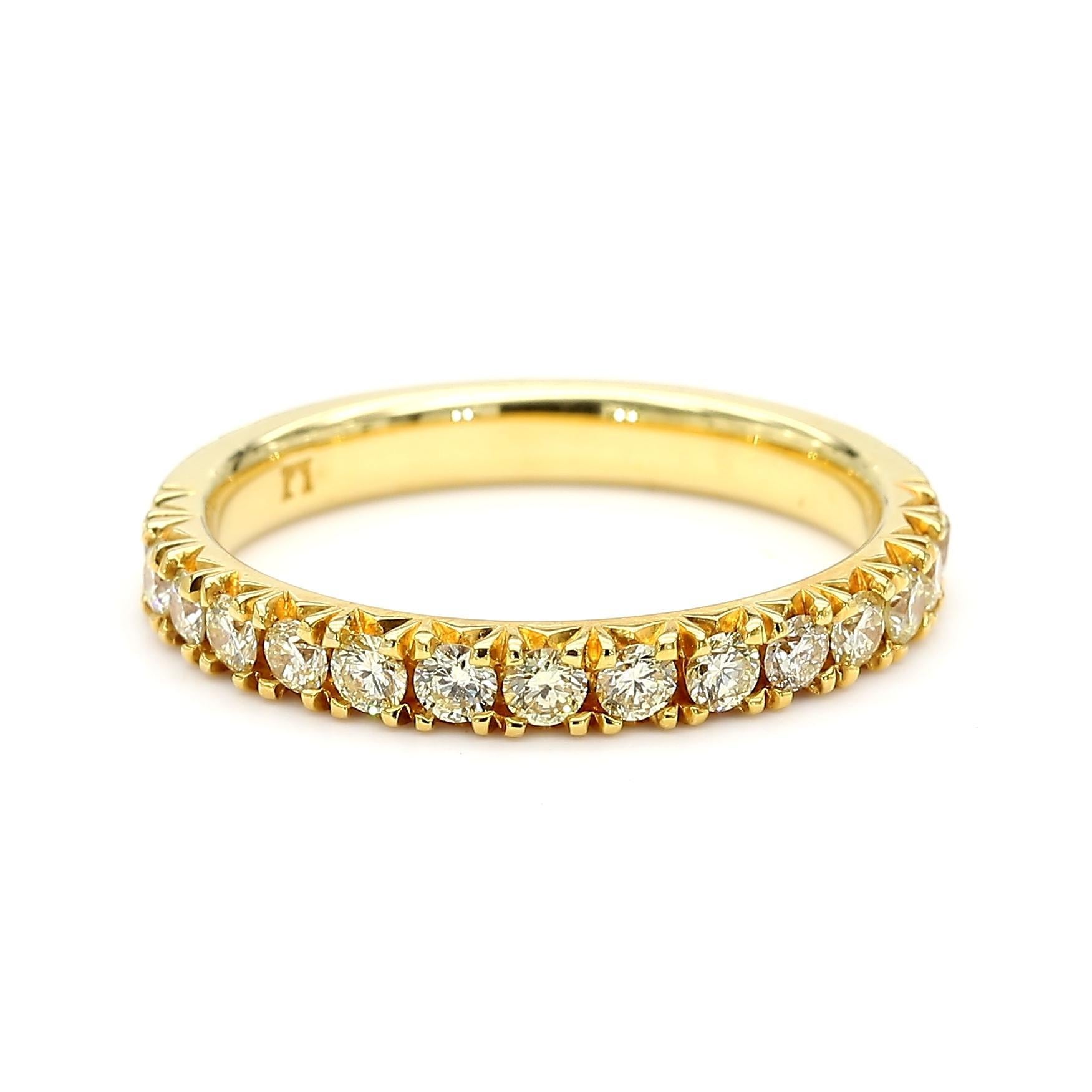 Contemporain Bague cocktail en or jaune naturel avec diamants ronds de 0.57 carat poids total en vente