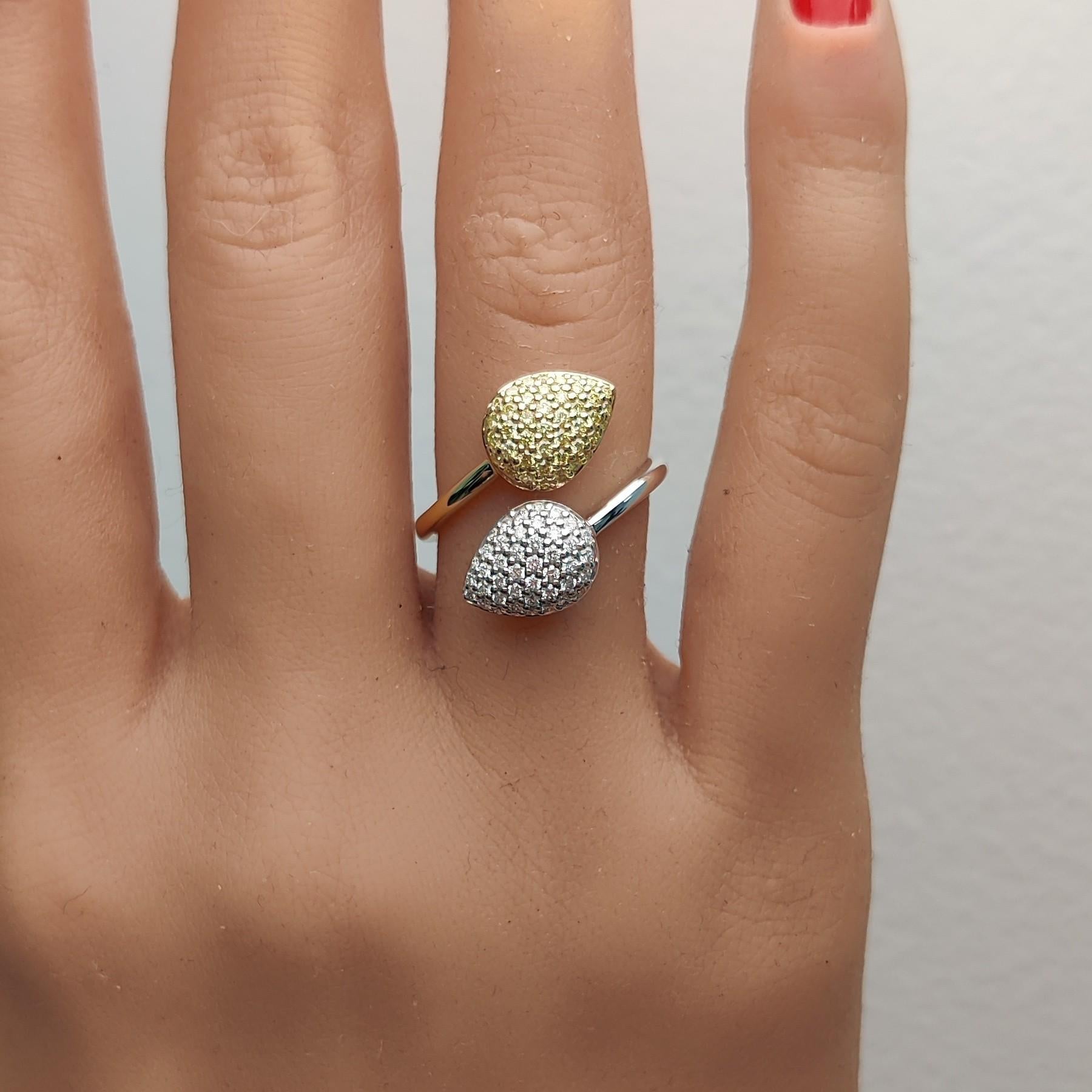 Natural Yellow Round Diamond 0.62 Carat TW Gold Cocktail Ring In New Condition For Sale In New York, NY