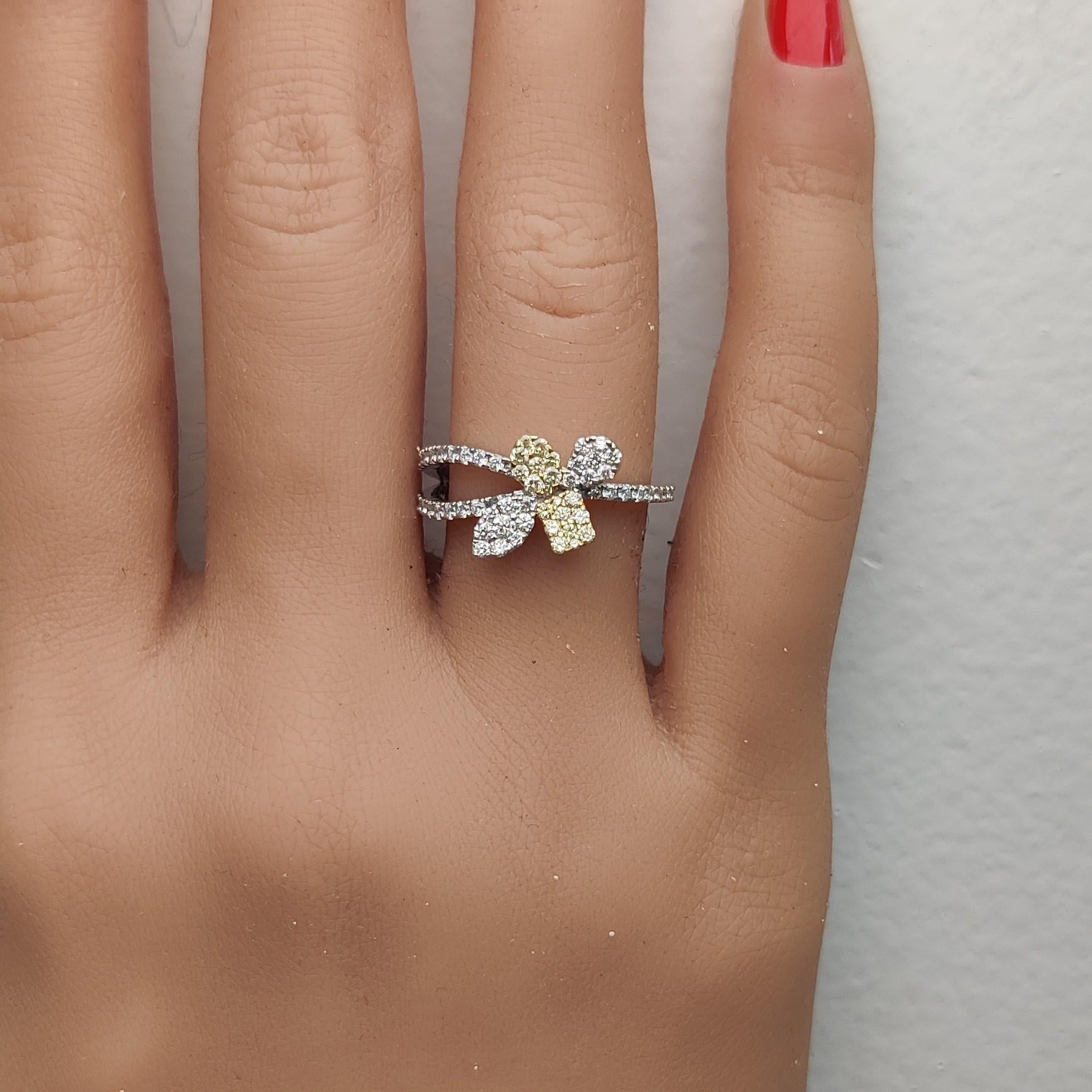 Natural Yellow Round Diamond 0.62 Carat TW Gold Cocktail Ring In New Condition For Sale In New York, NY