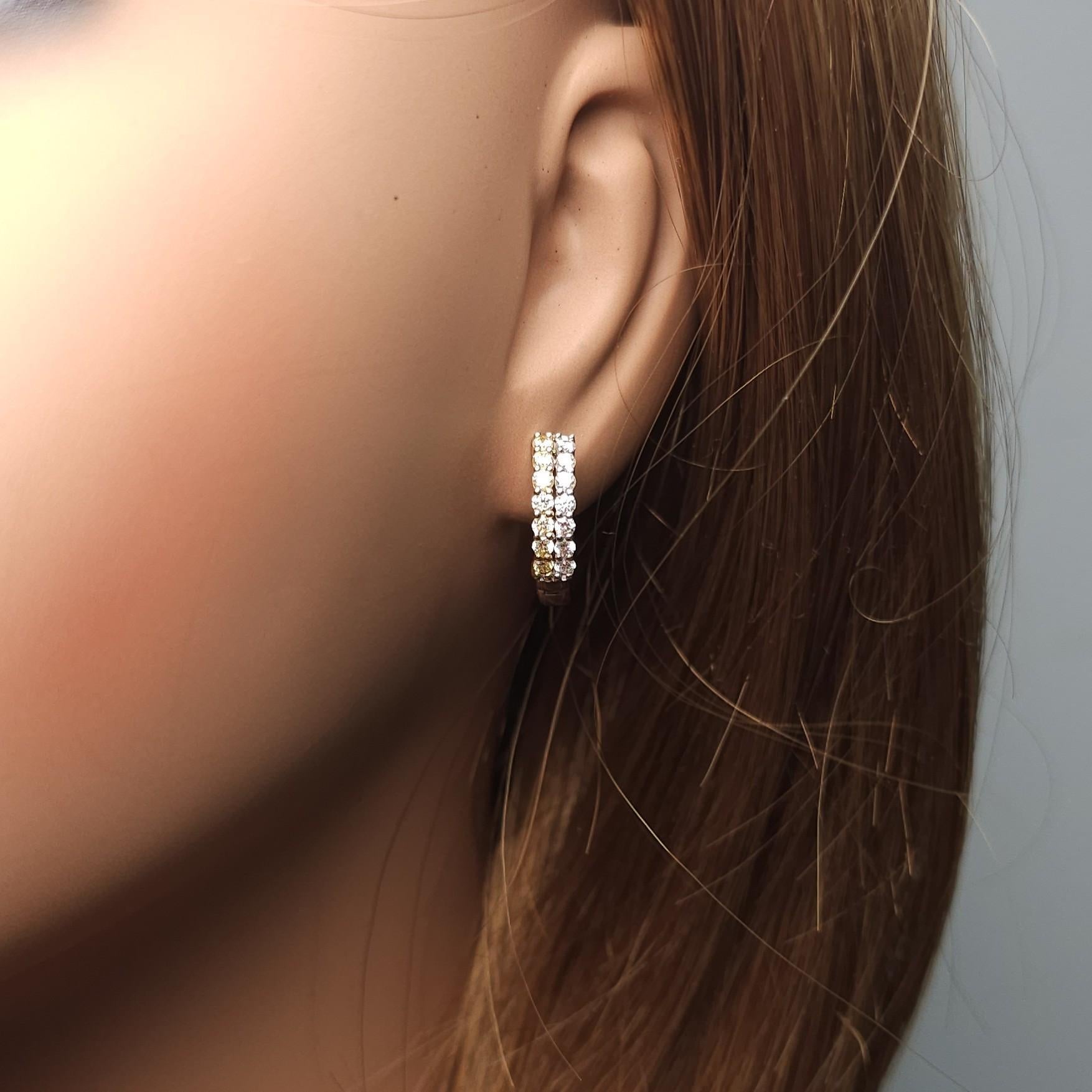 Orecchini a cerchio in oro con diamante rotondo giallo naturale da 0.80 carati TW In condizioni Nuovo in vendita a New York, NY