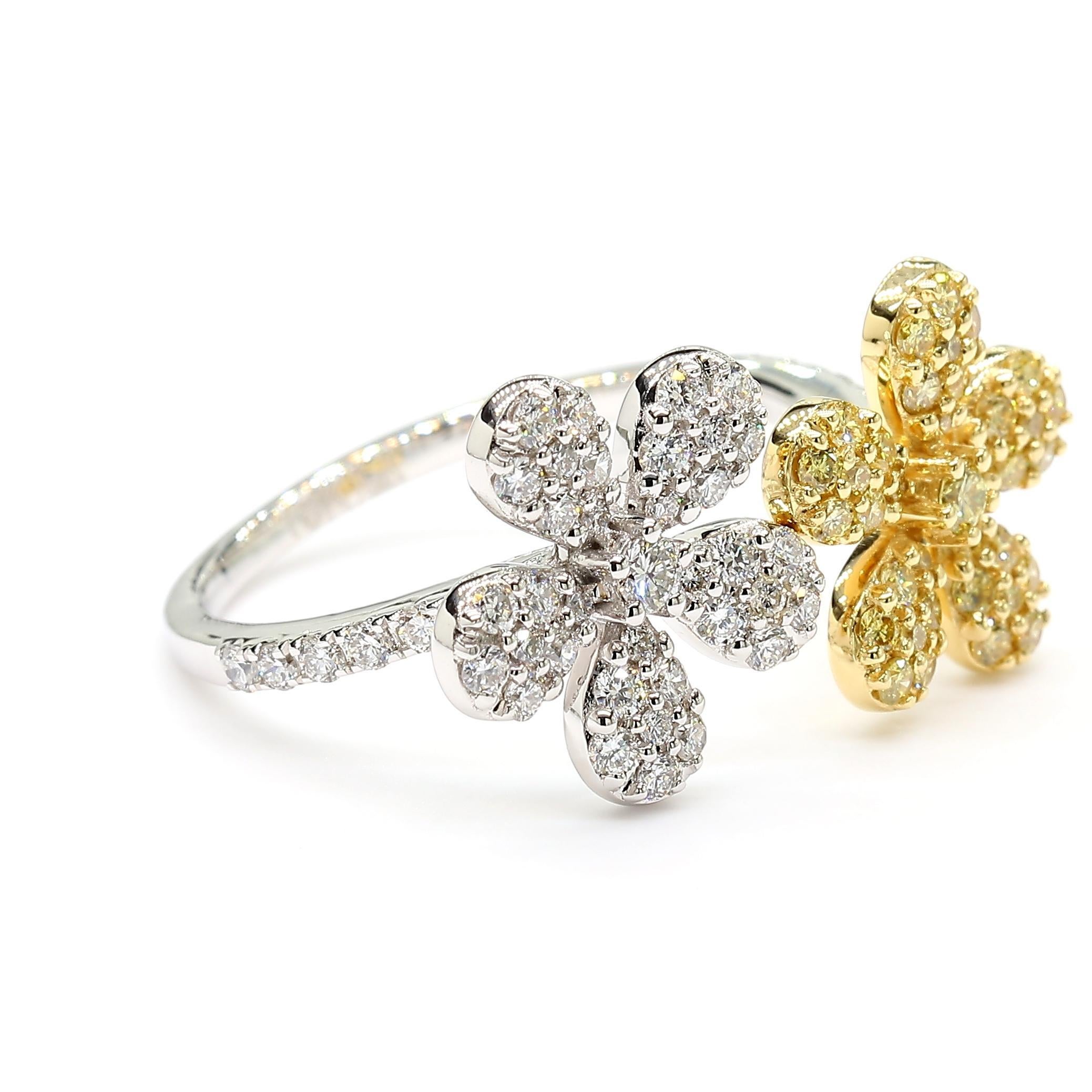 Round Cut Natural Yellow Round Diamond 0.84 Carat TW Gold Cocktail Ring For Sale