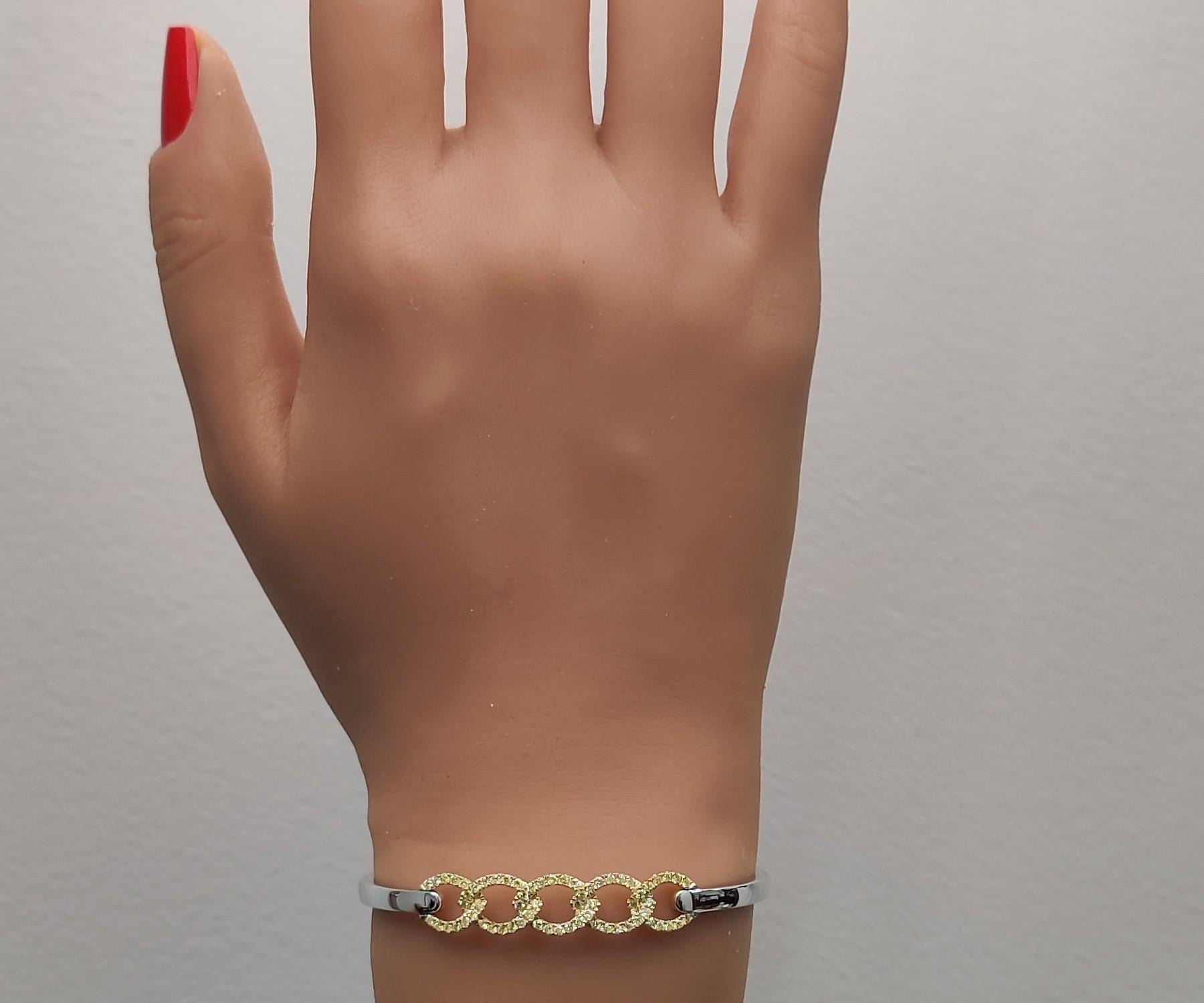 Bracelet manchette en or jaune naturel avec diamants ronds de 0,89 carat poids total Neuf - En vente à New York, NY