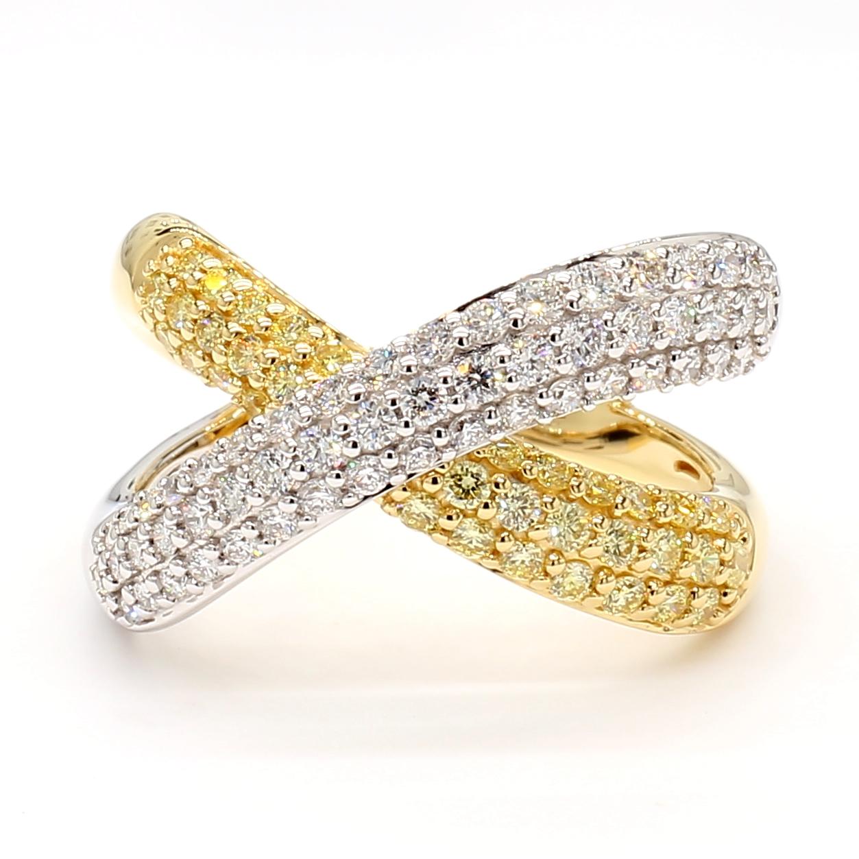 Taglio rotondo Anello da cocktail in oro giallo naturale con diamante rotondo da 0.99 carati TW in vendita