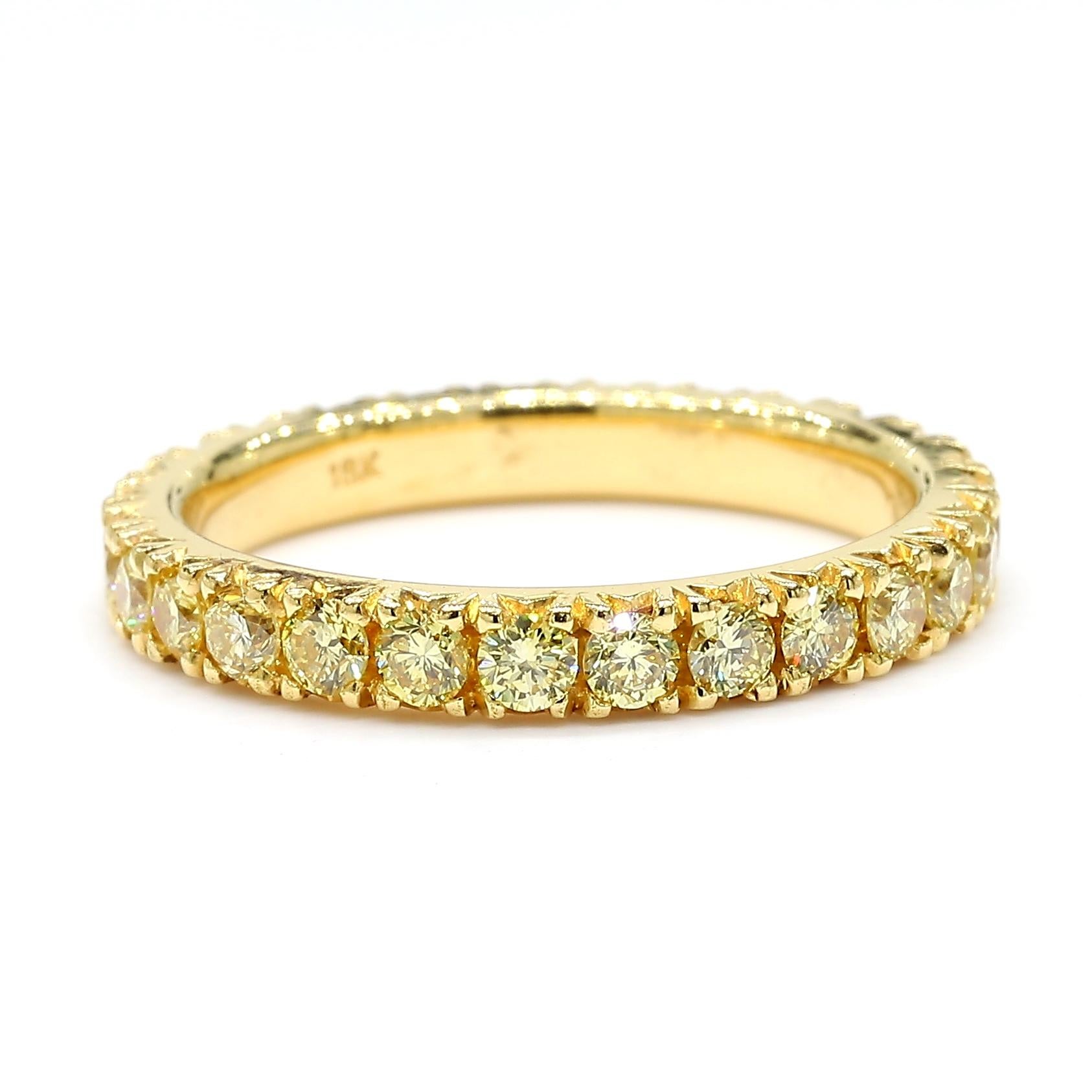 Taille ronde Anneau d'éternité en or jaune naturel avec diamants ronds de 1.12 carats poids total en vente