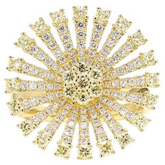 Anello da cocktail in oro giallo naturale con diamante rotondo da 1.18 carati TW
