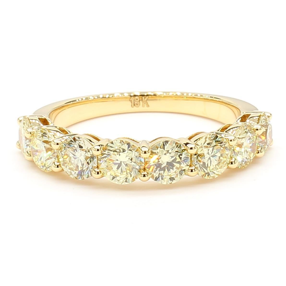 Contemporain Alliance en or jaune naturel avec diamants ronds jaunes de 2,02 carats poids total en vente
