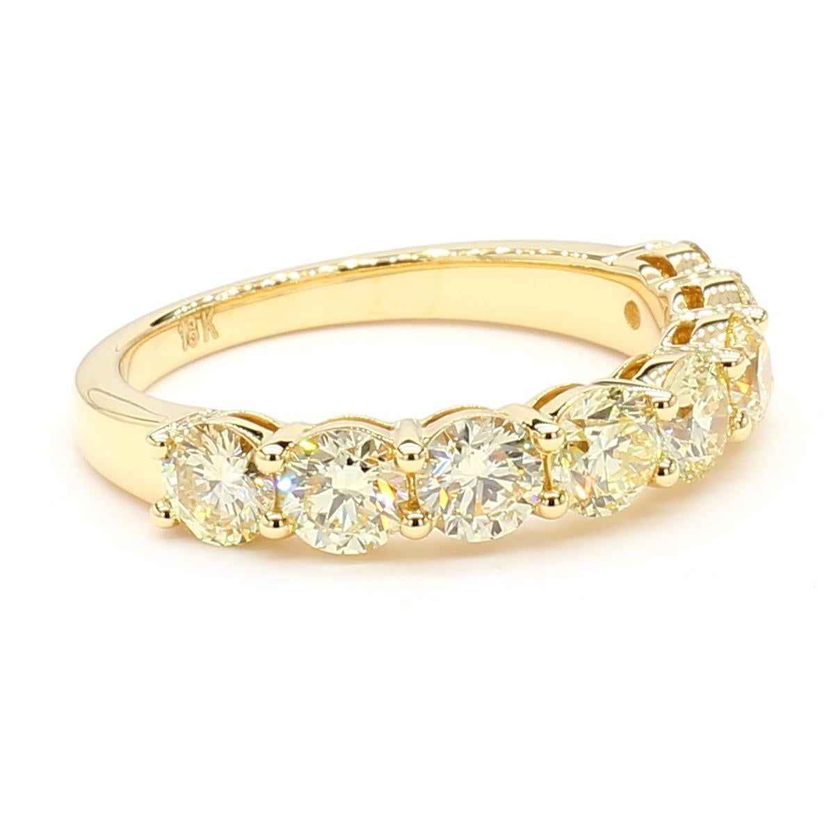 Taille ronde Alliance en or jaune naturel avec diamants ronds jaunes de 2,02 carats poids total en vente
