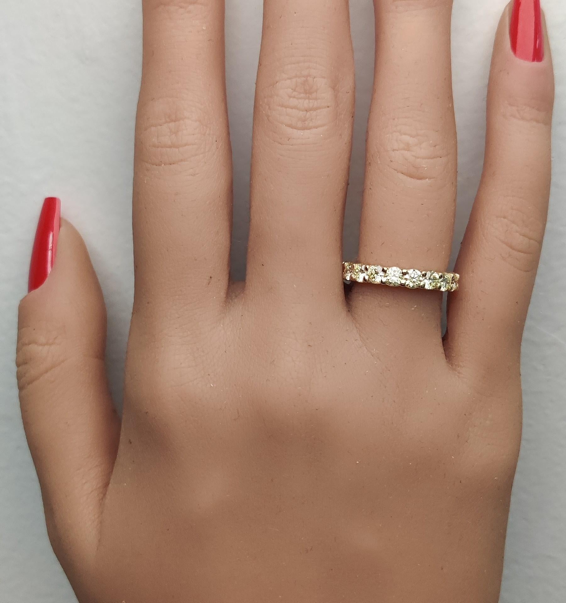 Natural Yellow Round Diamond 2.55 Carat TW Gold Eternity Band In New Condition For Sale In New York, NY