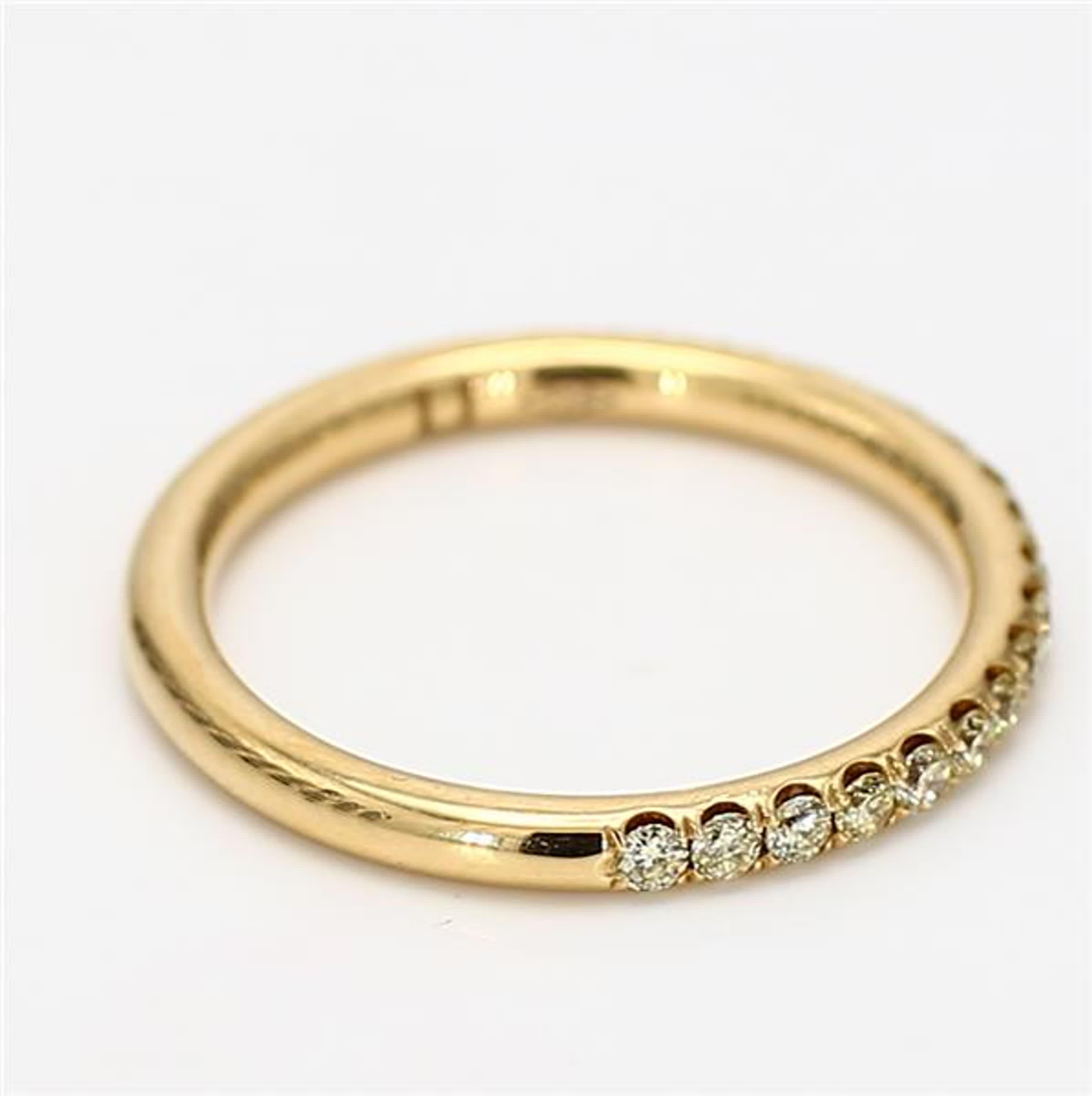 Natural Yellow Round Diamond .30 Carat TW Yellow Gold Wedding Band In New Condition For Sale In New York, NY