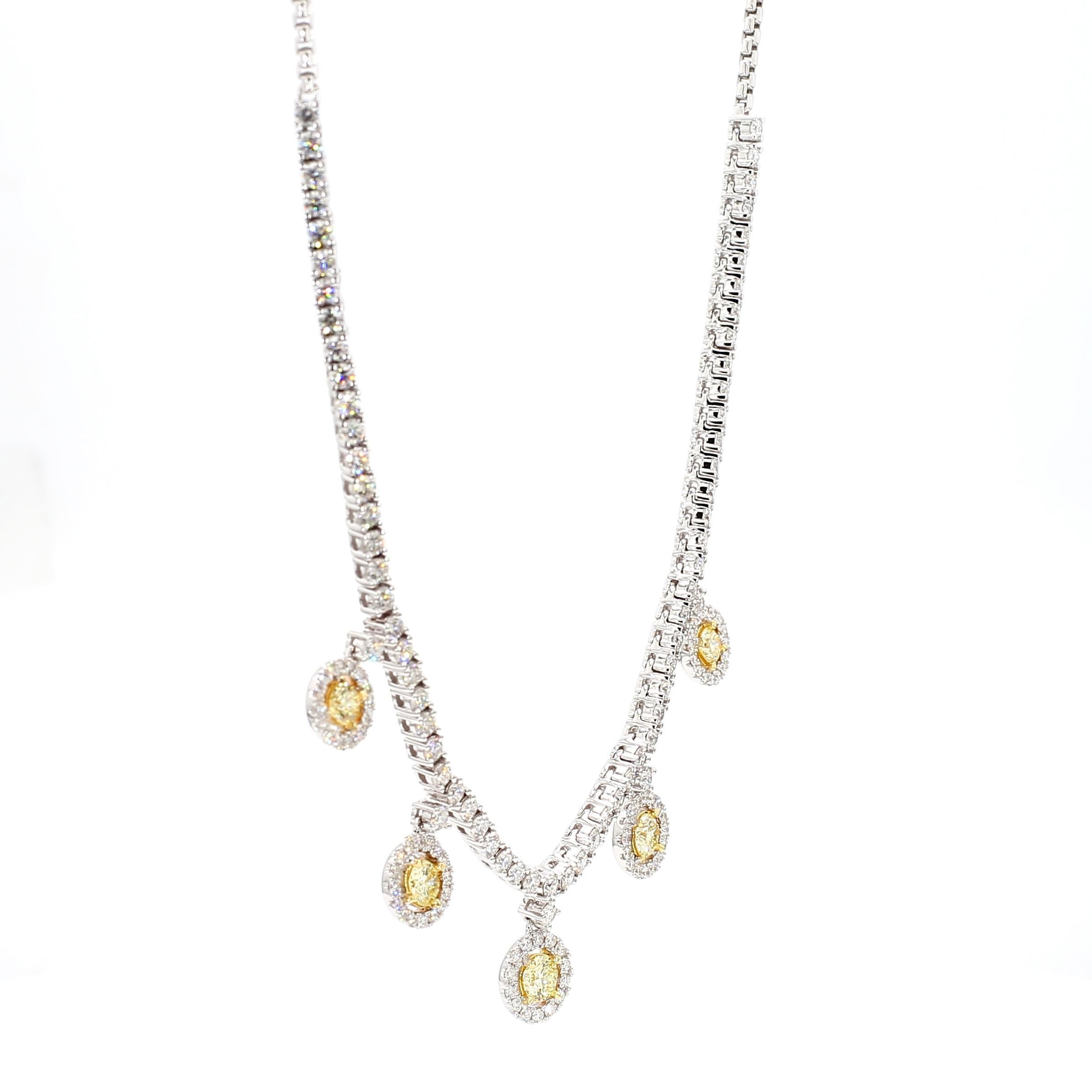 Collar de gota de oro con diamante redondo amarillo natural de 3.76 quilates TW Corte redondo en venta