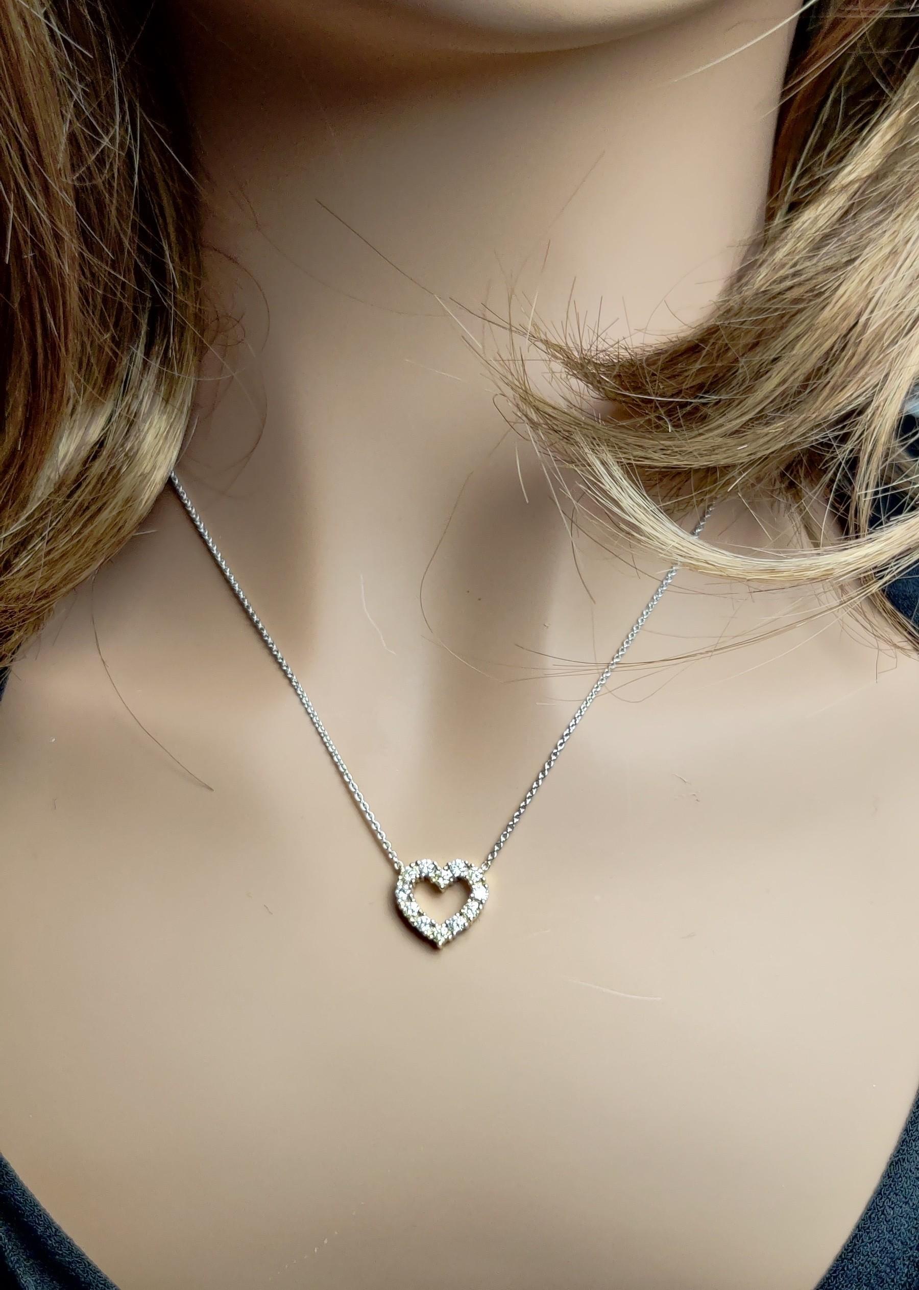 Diamante Amarillo Natural Redondo .45 Quilates TW Collar Corazón de Oro Corte redondo en venta