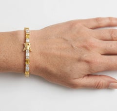Bracelet en or jaune 14 carats serti d'un saphir jaune naturel de 6,35 carats et de diamants de 1,90 carats