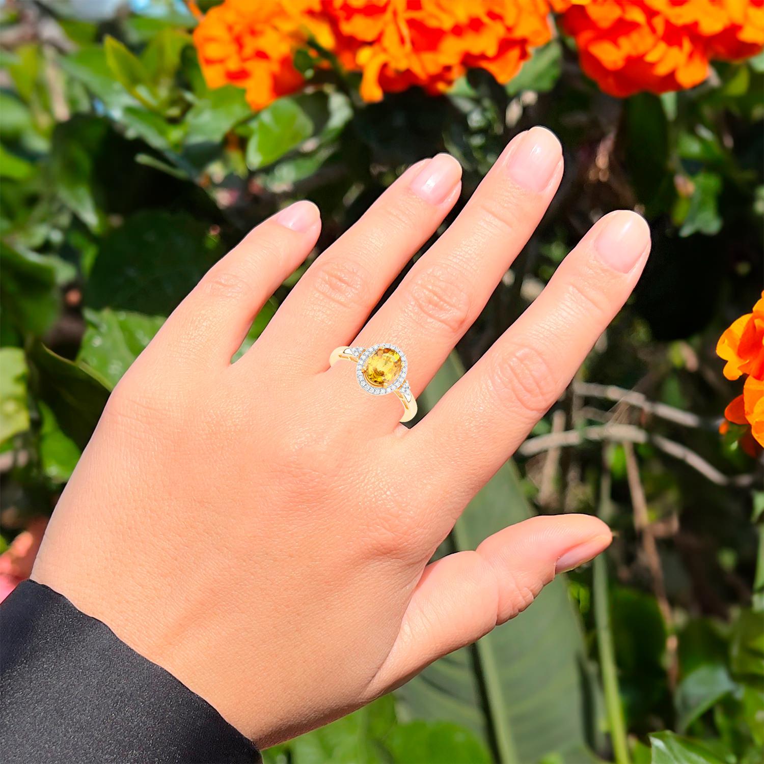 Contemporary Natural Yellow Sapphire Ring Diamond Setting 1.75 Carats 14K Yellow Gold For Sale