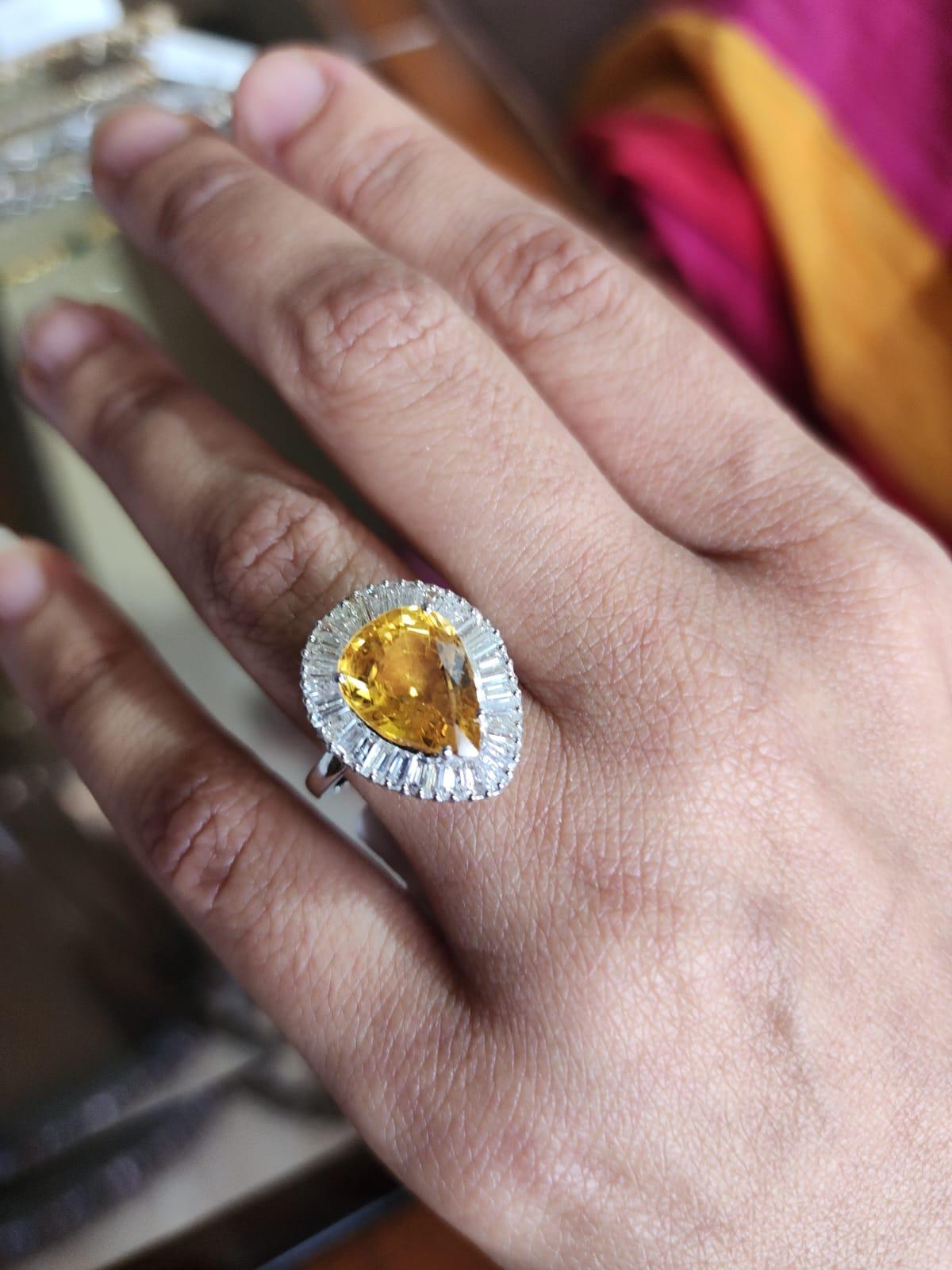 Natural Yellow Sapphire with 1.30cts Diamond & Yellow Sapphire 6.63cts in 18k In New Condition In New York, NY
