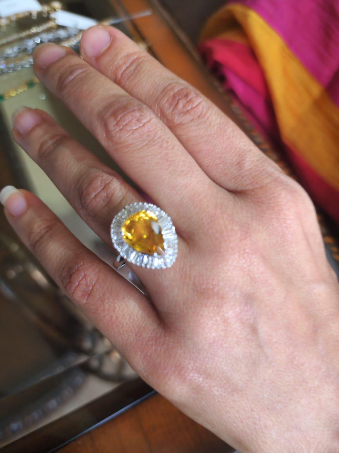 Women's Natural Yellow Sapphire with 1.30cts Diamond & Yellow Sapphire 6.63cts in 18k For Sale