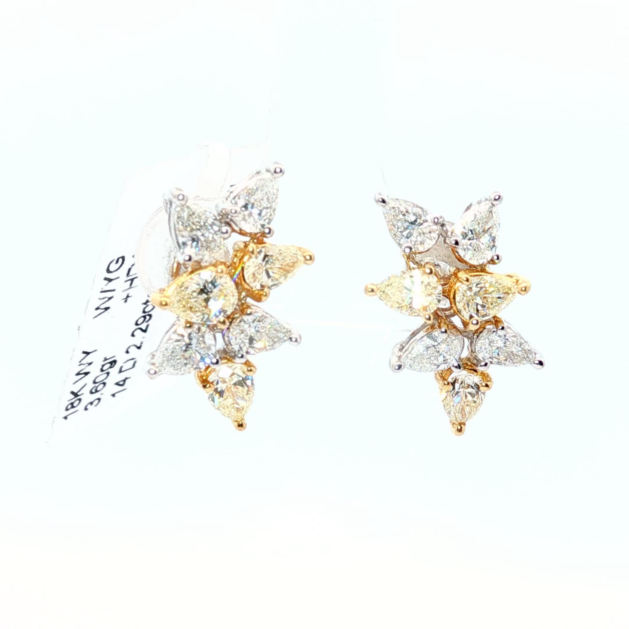 Boucles d'oreilles classiques en or 18K avec diamants naturels jaunes et blancs, 2.30ct Neuf - En vente à Great Neck, NY