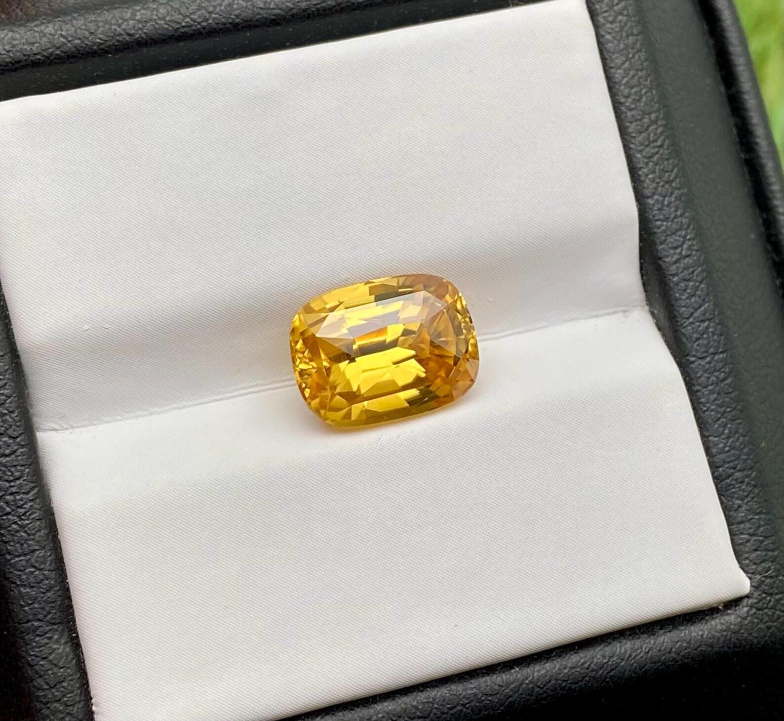 Natural Yellow Zircon loose gemstone 5.00 ct., High quality, Cushion , Sri Lanka For Sale 2