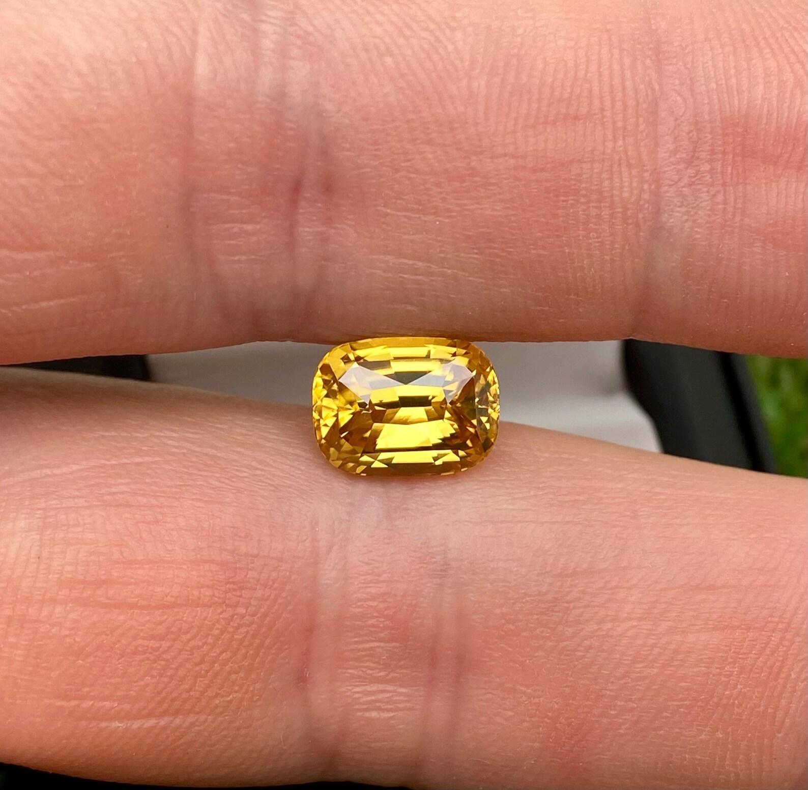 Natural Yellow Zircon loose gemstone 5.00 ct., High quality, Cushion , Sri Lanka For Sale 3