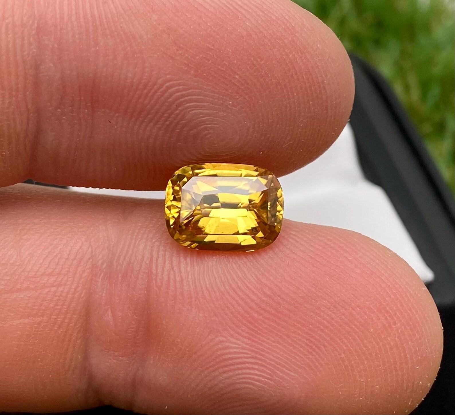 Natural Yellow Zircon loose gemstone 5.00 ct., High quality, Cushion , Sri Lanka For Sale 4