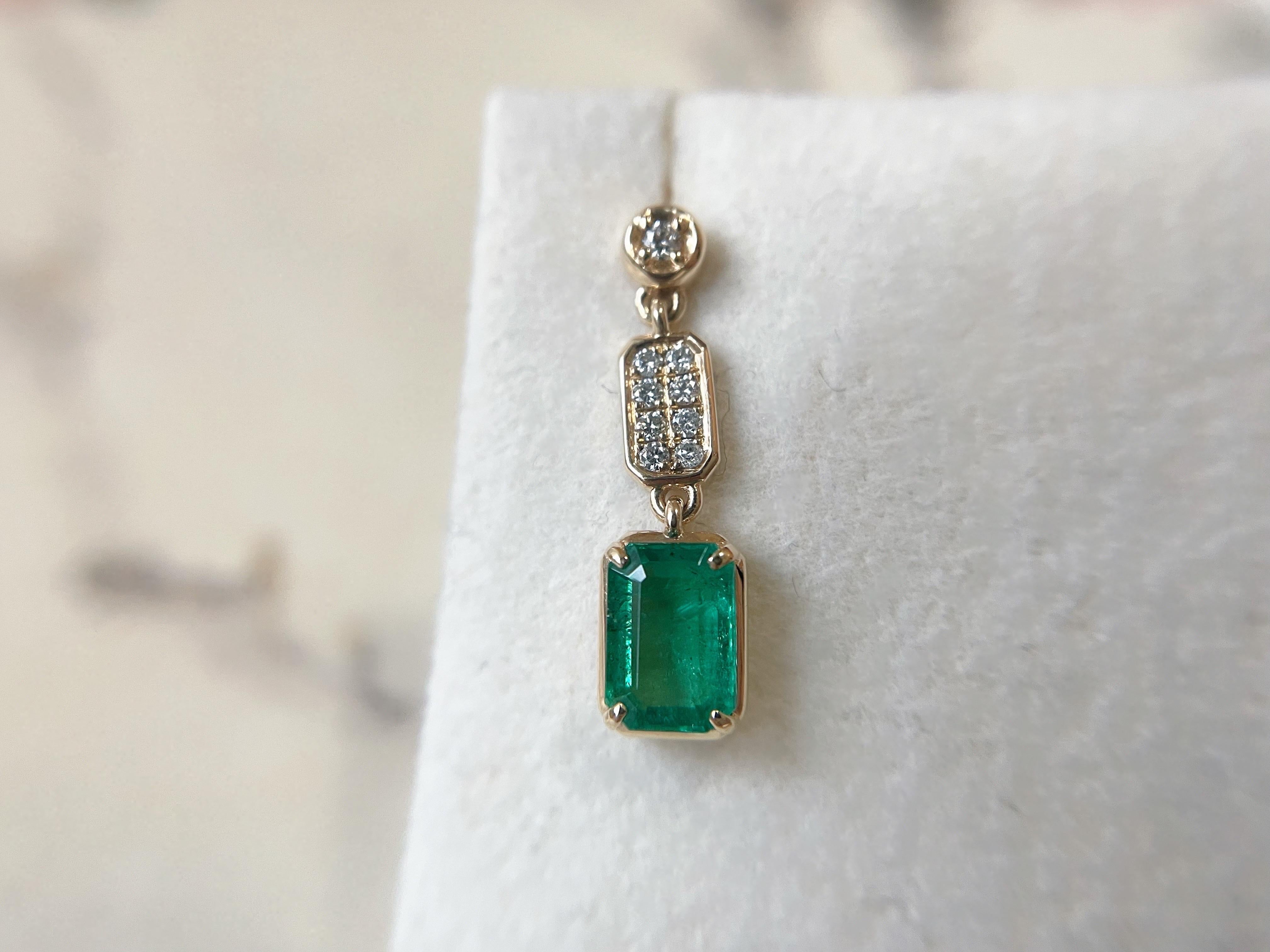 Natural Zambia Emerald with Diamond 18k Yellow Gold Drop Earrings For Sale 4