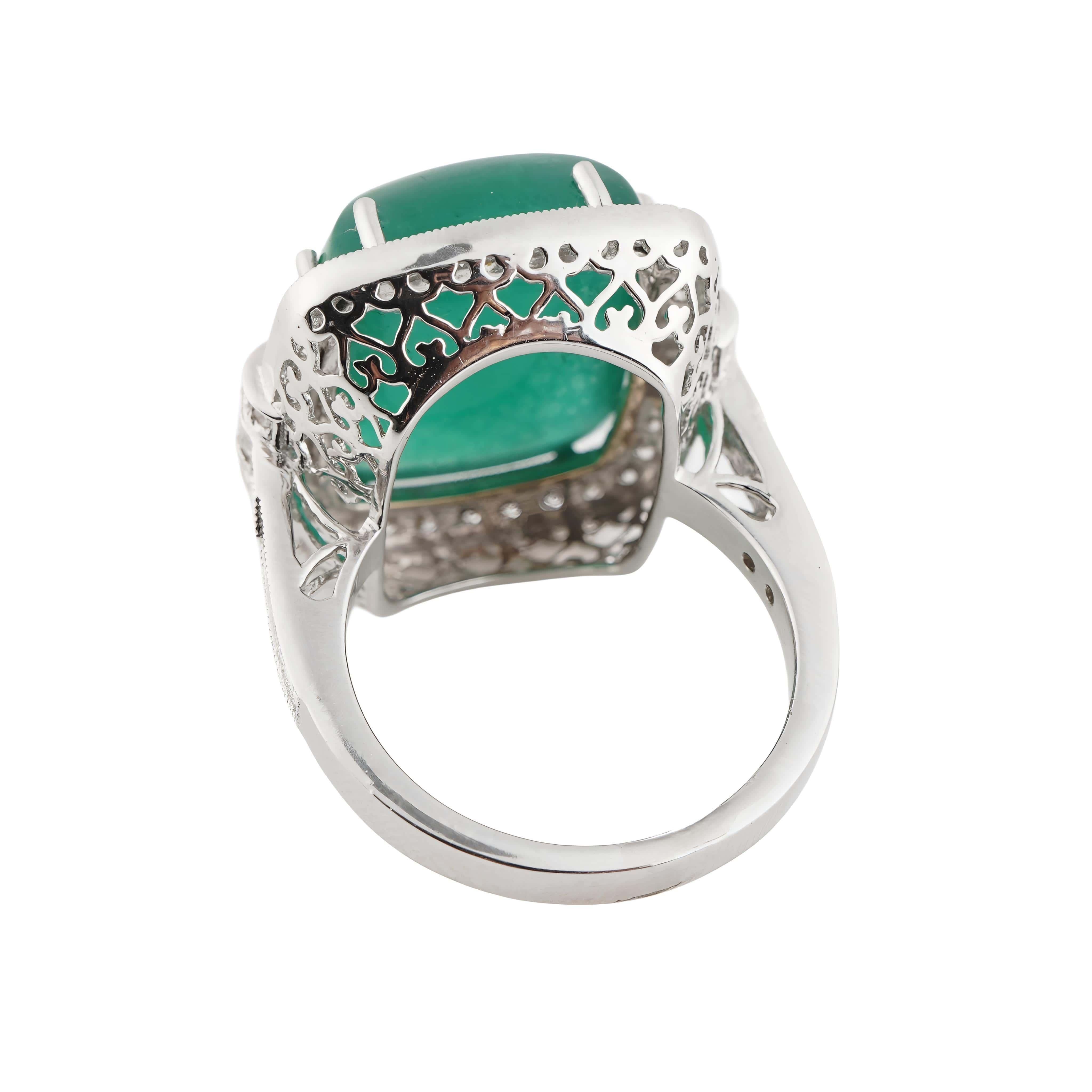 Emerald Cut Natural Zambian caboshan Emerald diamond ring in 18k gold For Sale