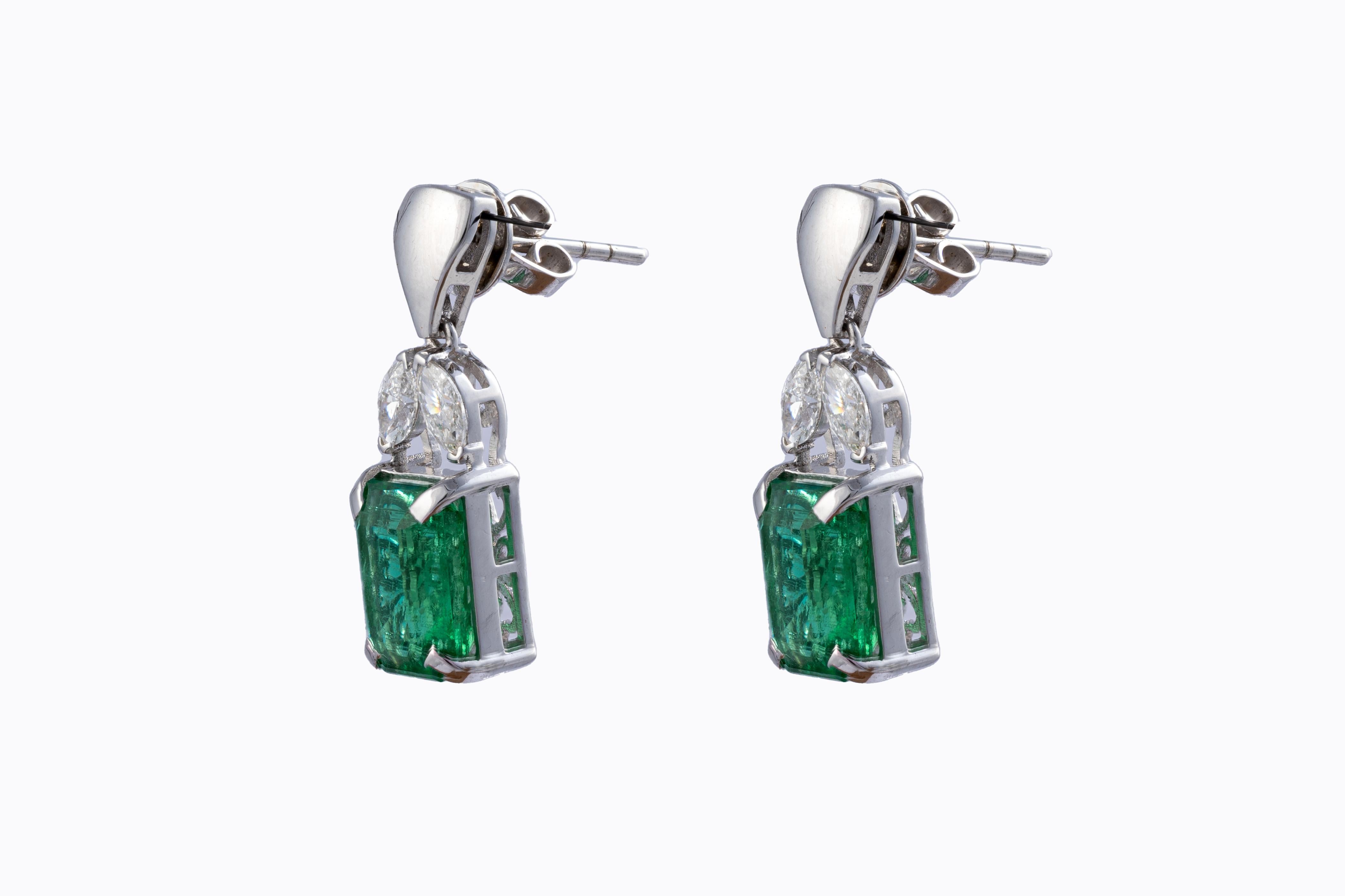 This is a beautiful easy to wear light natural emerald earrings with 14k gold. emeralds are of very high quality and diamonds are vsi with G colour.

emeralds :5.4 carats

diamonds : 0.64 cts

gold : 3.94 g


Its very hard to capture the true color