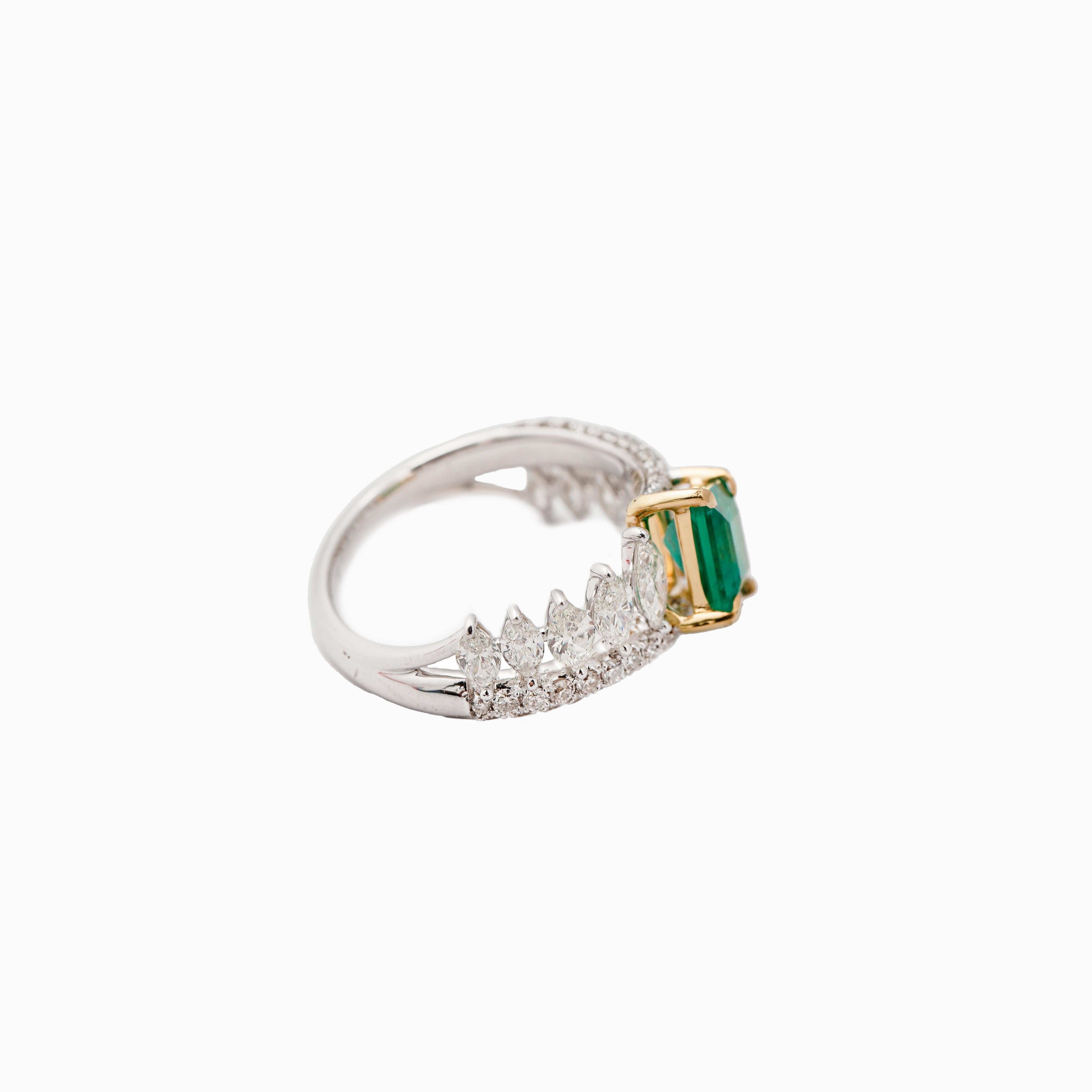 Natürlicher sambischer Smaragd 1,39 & Diamant 1,62cts Ring in 18k Gold im Zustand „Neu“ im Angebot in New York, NY
