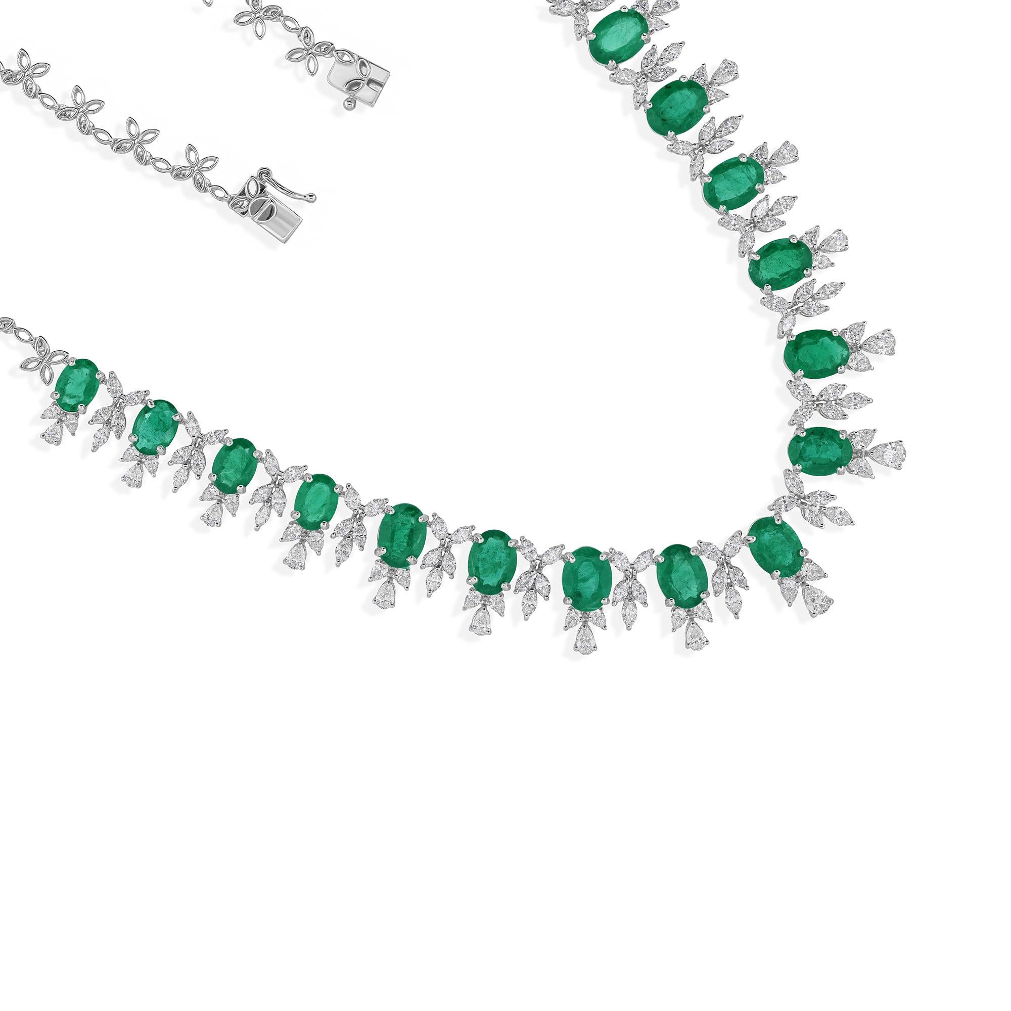 Natürlicher sambischer Smaragd 17,83 Karat Diamant 6,84 Karat 14K Weißgold Hochzeitskette im Zustand „Neu“ im Angebot in Diera, Dubai