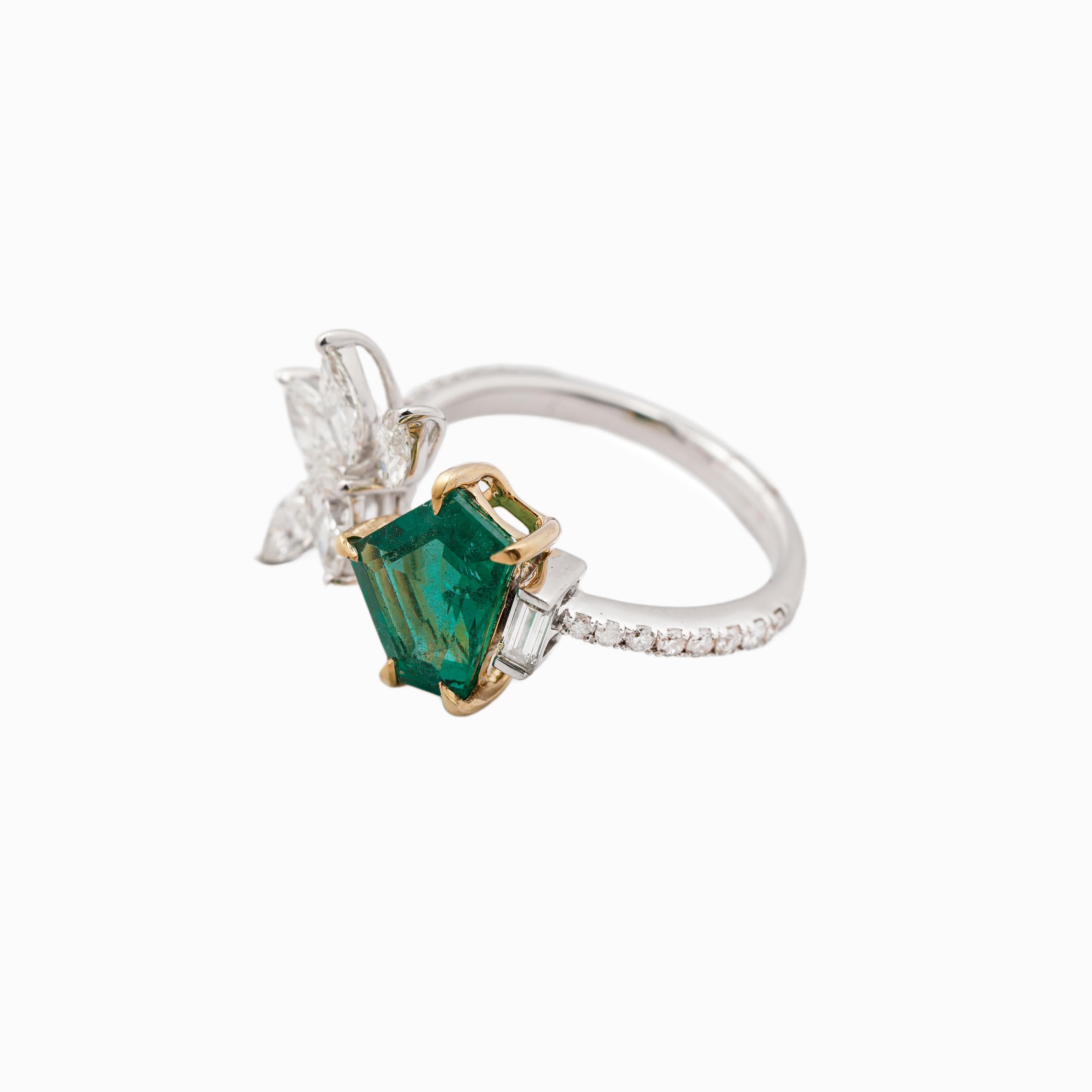 Natürlicher sambischer Smaragd 1,80cts & Diamant 1,26cts Ring in 18k Gold im Zustand „Neu“ im Angebot in New York, NY