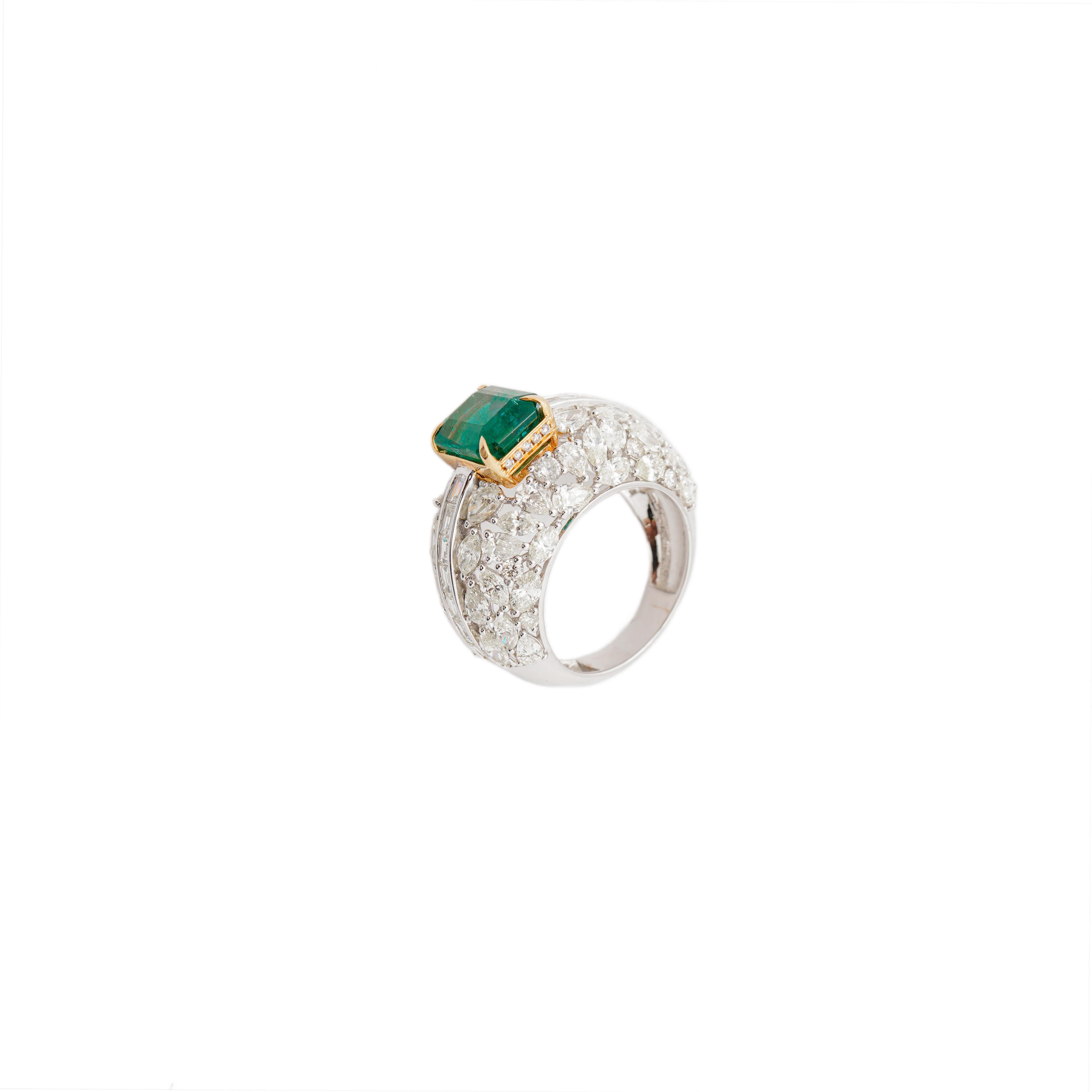 Natürlicher sambischer Smaragd 3,54cts & Diamant 5,65cts Ring in 18k Gold im Zustand „Neu“ im Angebot in New York, NY