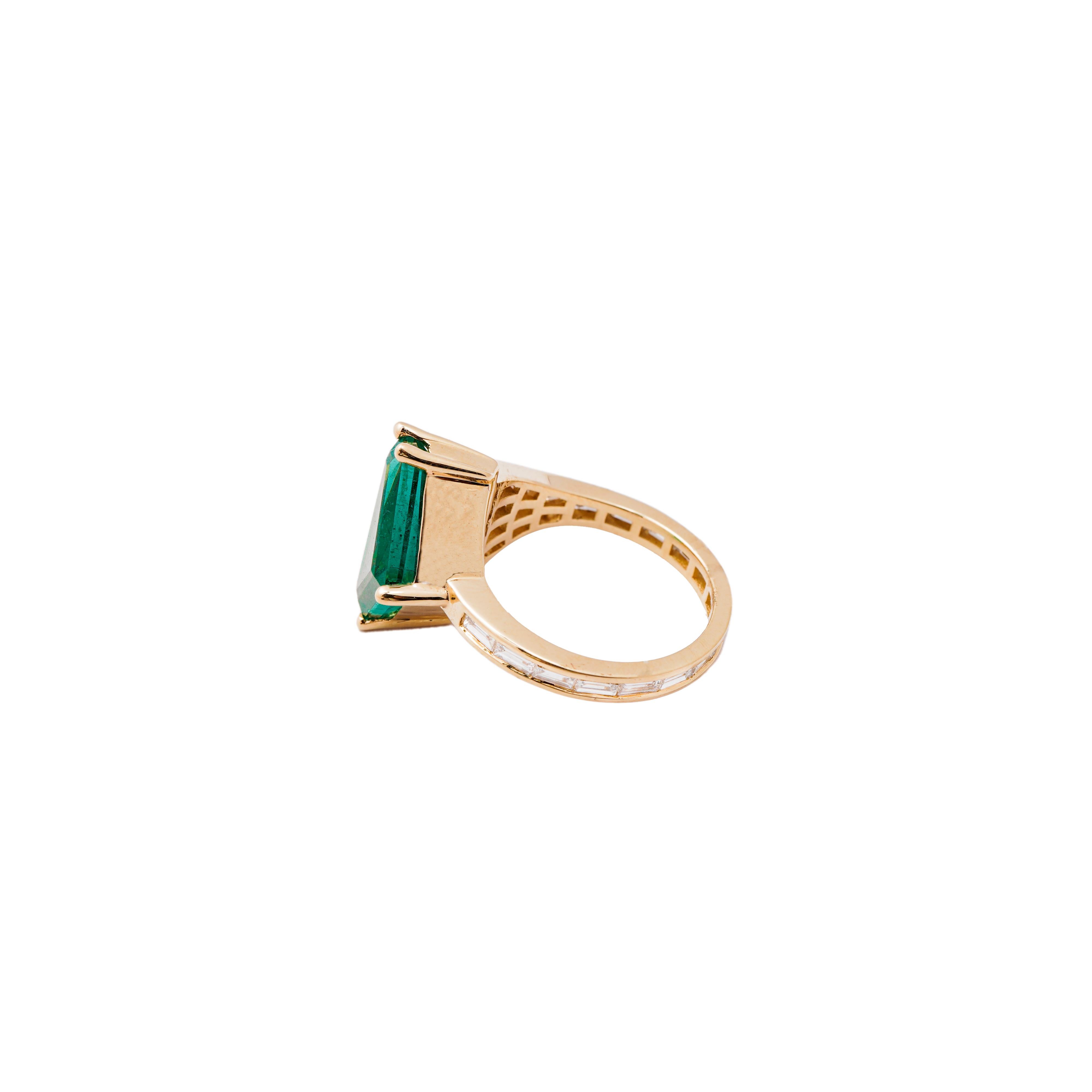 Natürlicher sambischer Smaragd 3,99cts & Diamant 1,25cts Ring in 18k Gold Damen im Angebot