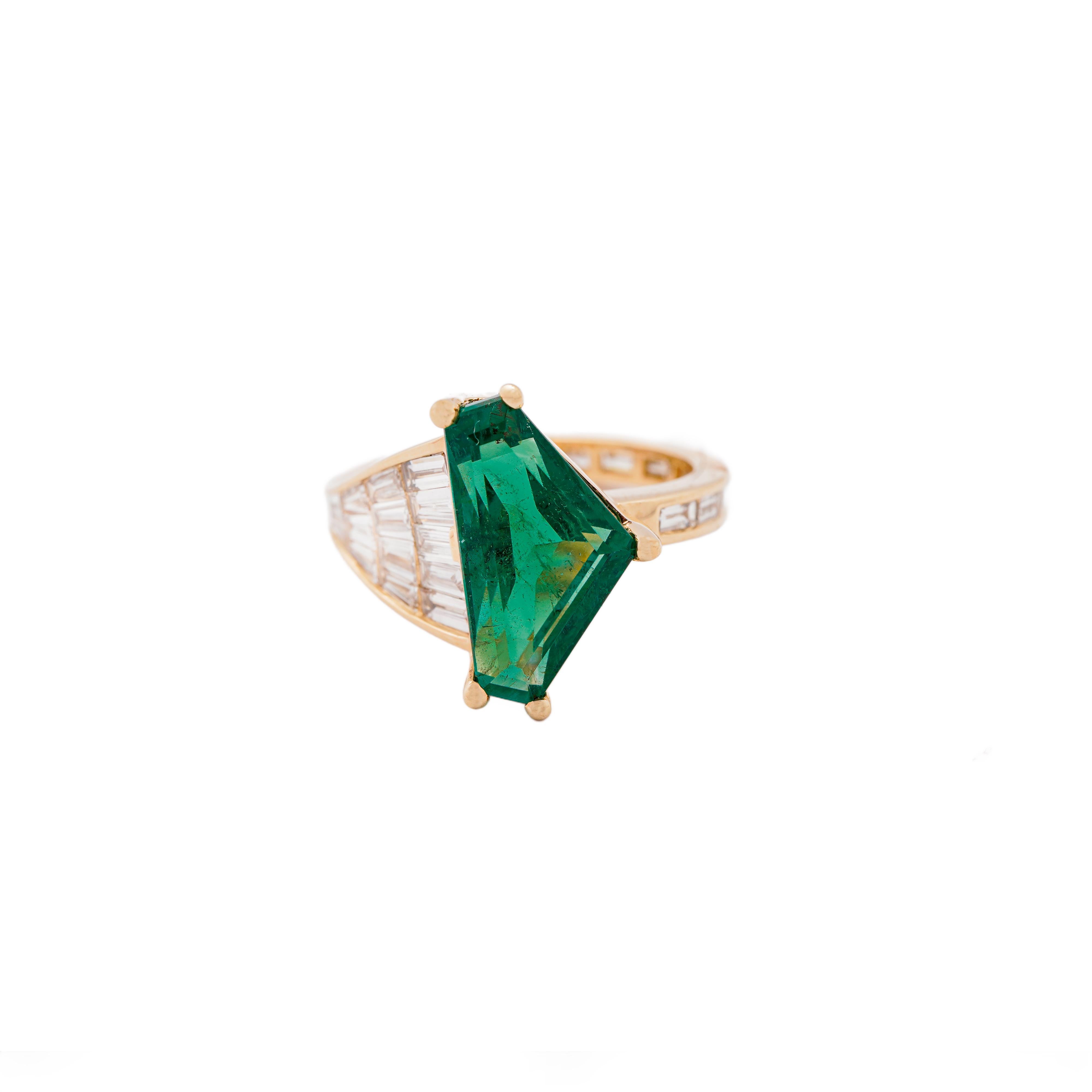 Natürlicher sambischer Smaragd 3,99cts & Diamant 1,25cts Ring in 18k Gold im Angebot 1