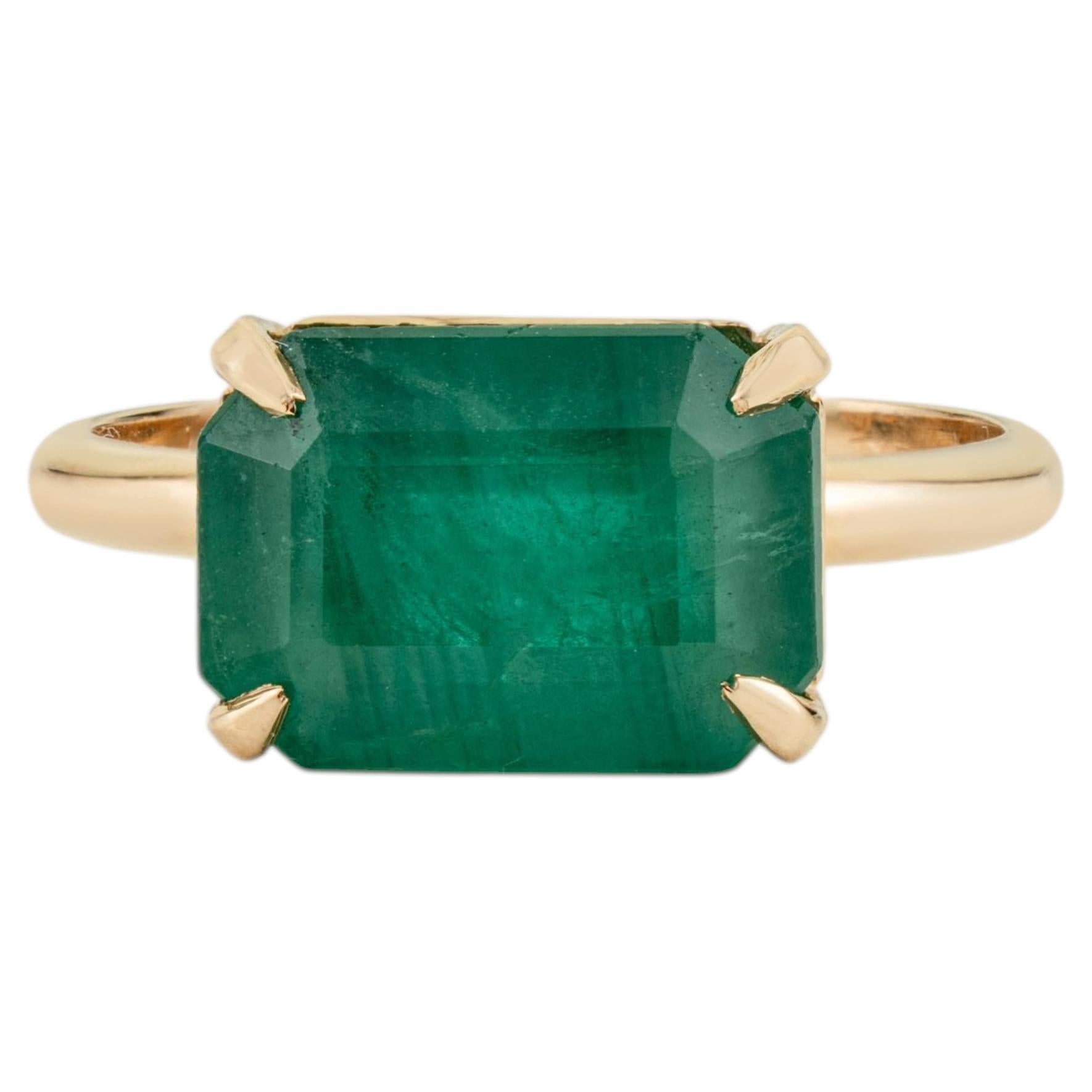 Natürlicher sambischer Smaragd 4,42 Karat Mai Birthstone Cocktail Ring in 18K Gelbgold